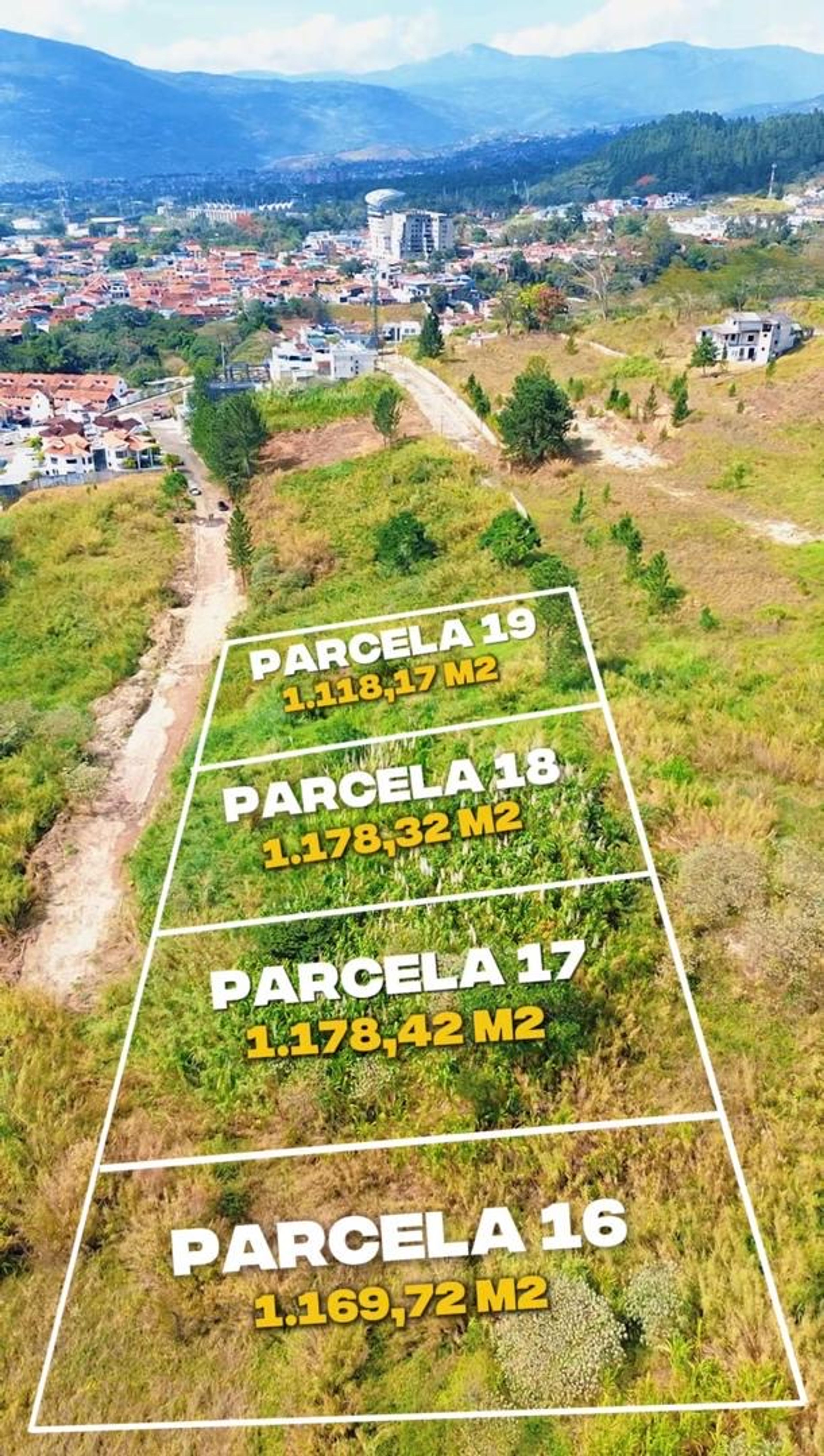 Terreno o parcela en Pirineos I y II, San Cristóbal — foto 3