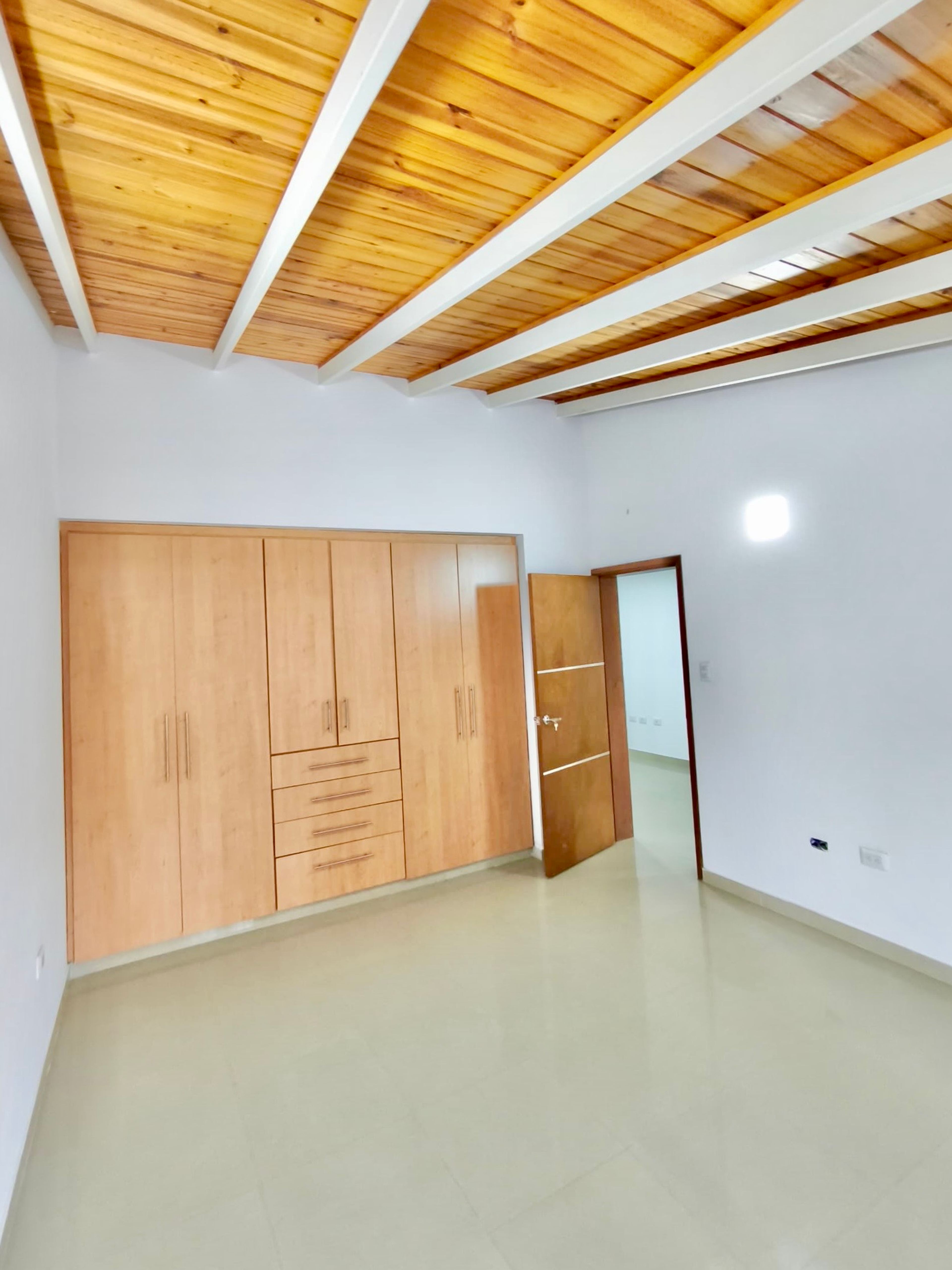 Residencia moderna de tres niveles en Conjunto Terrazas de Pirineos — foto 12