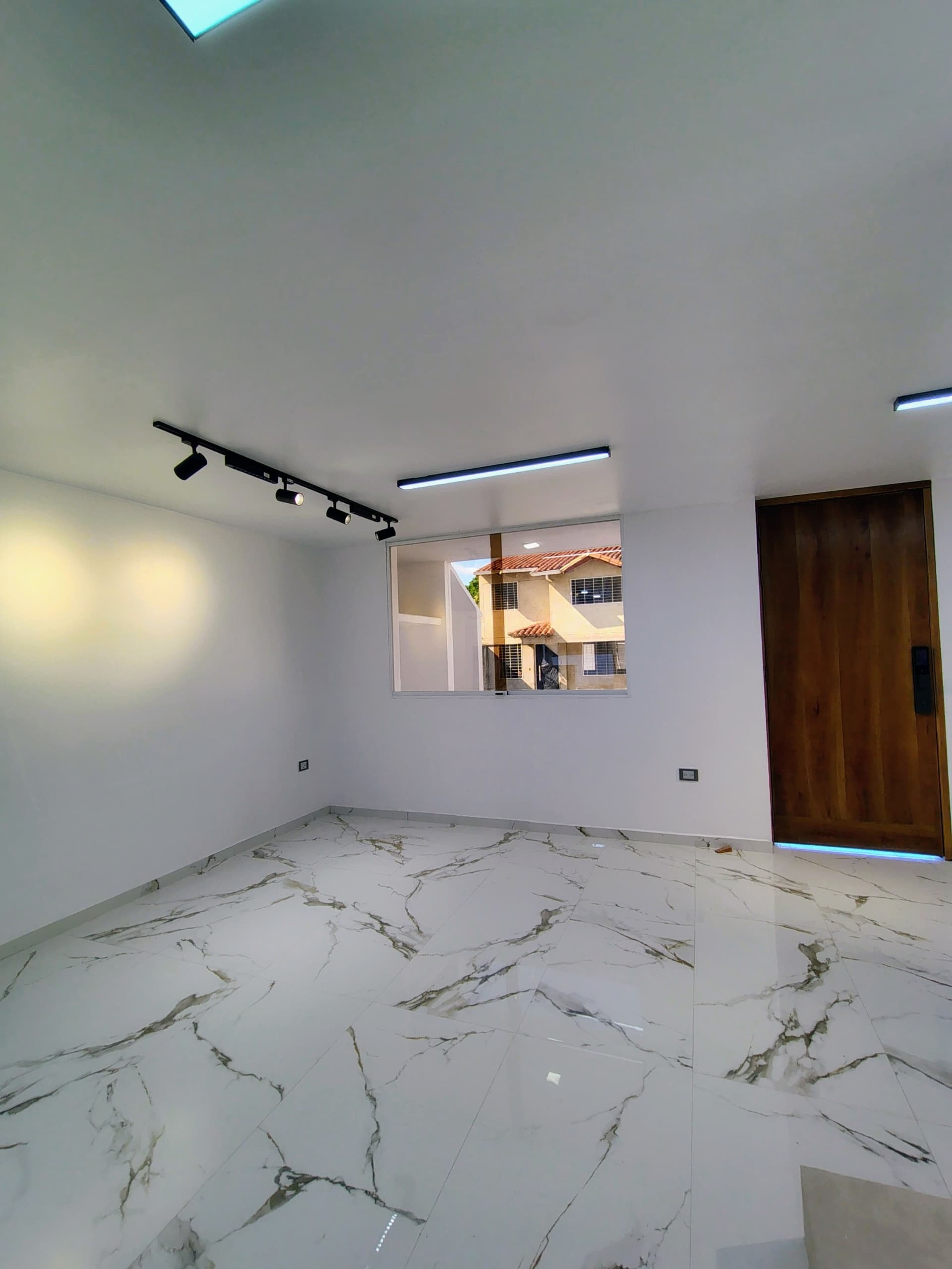 Casa a estrenar de 2 niveles con acabados modernos en Urb. Los Samanes II, Av. Guayana — foto 13