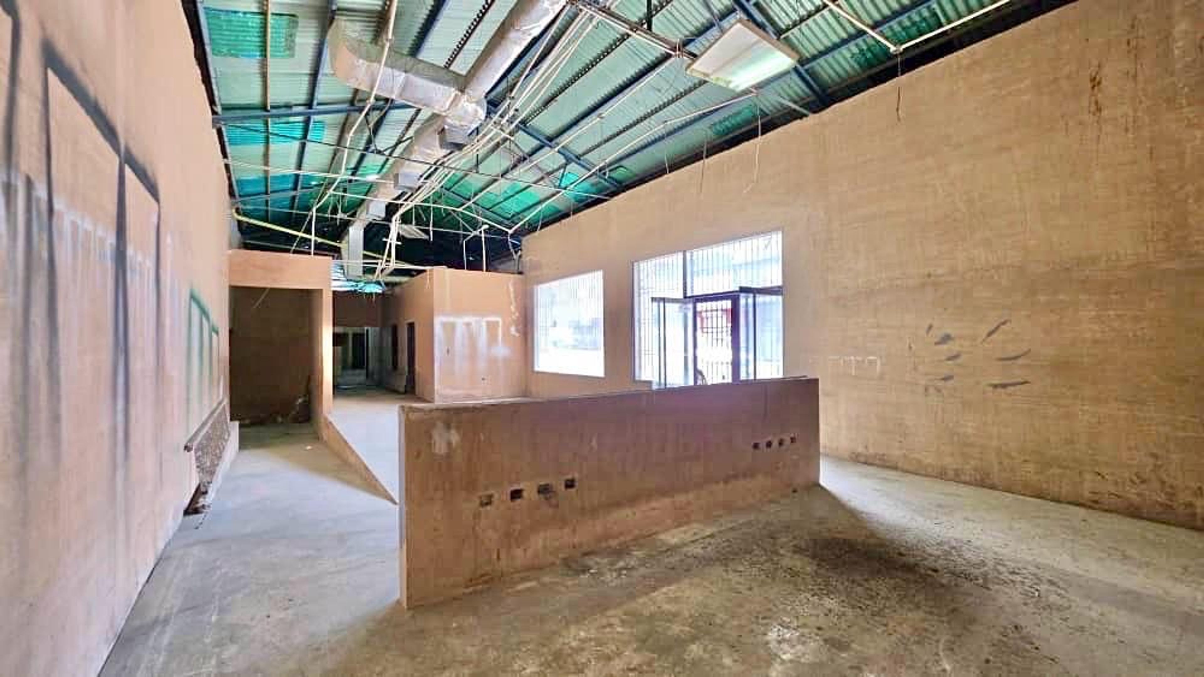 Inmueble comercial de 569,99 m² con zona de carga en 8va Avenida de La Concordi — foto 5