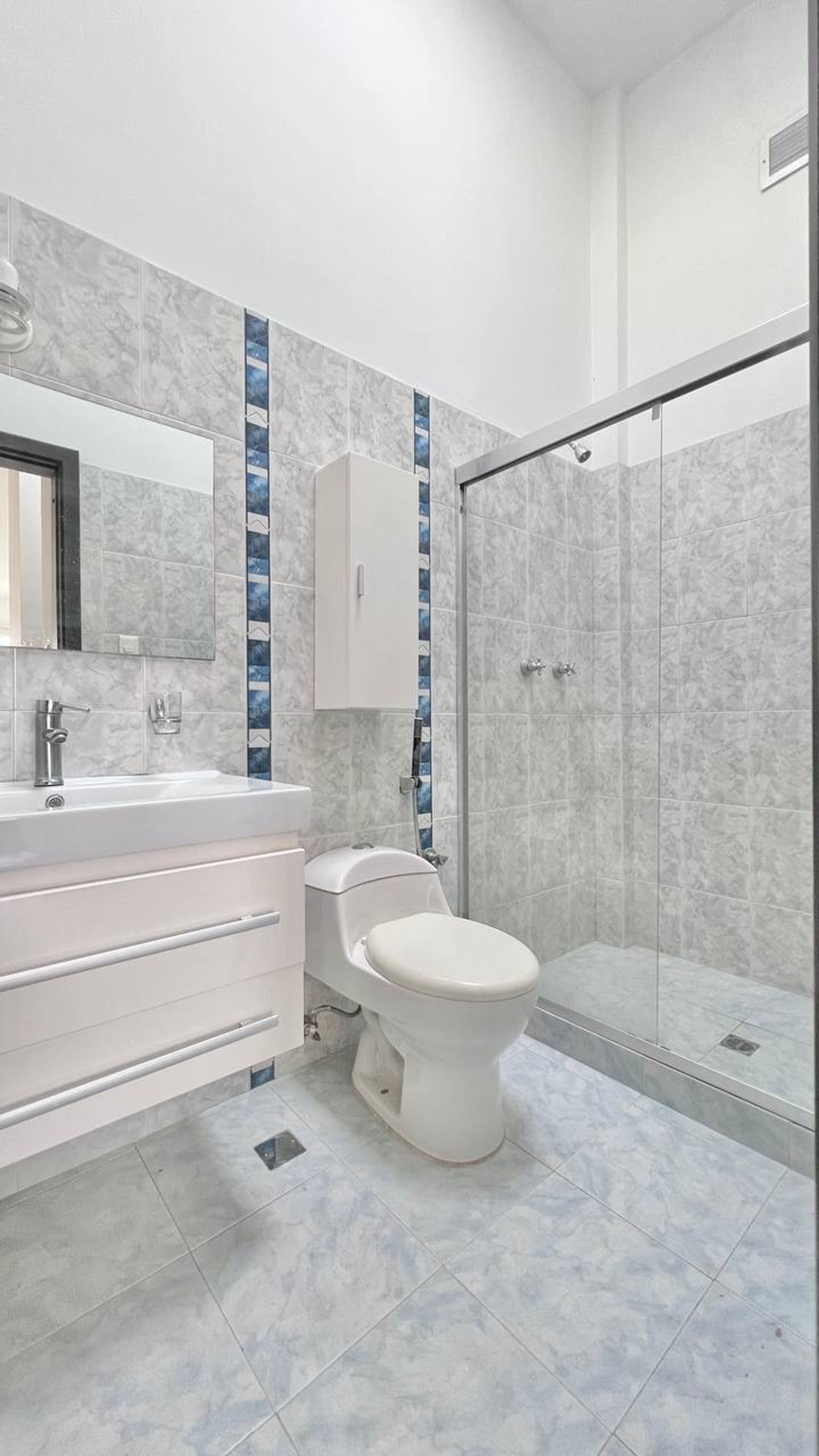 Casa moderna de 3 niveles con piscina climatizada en Urbanización Portofino — foto 15