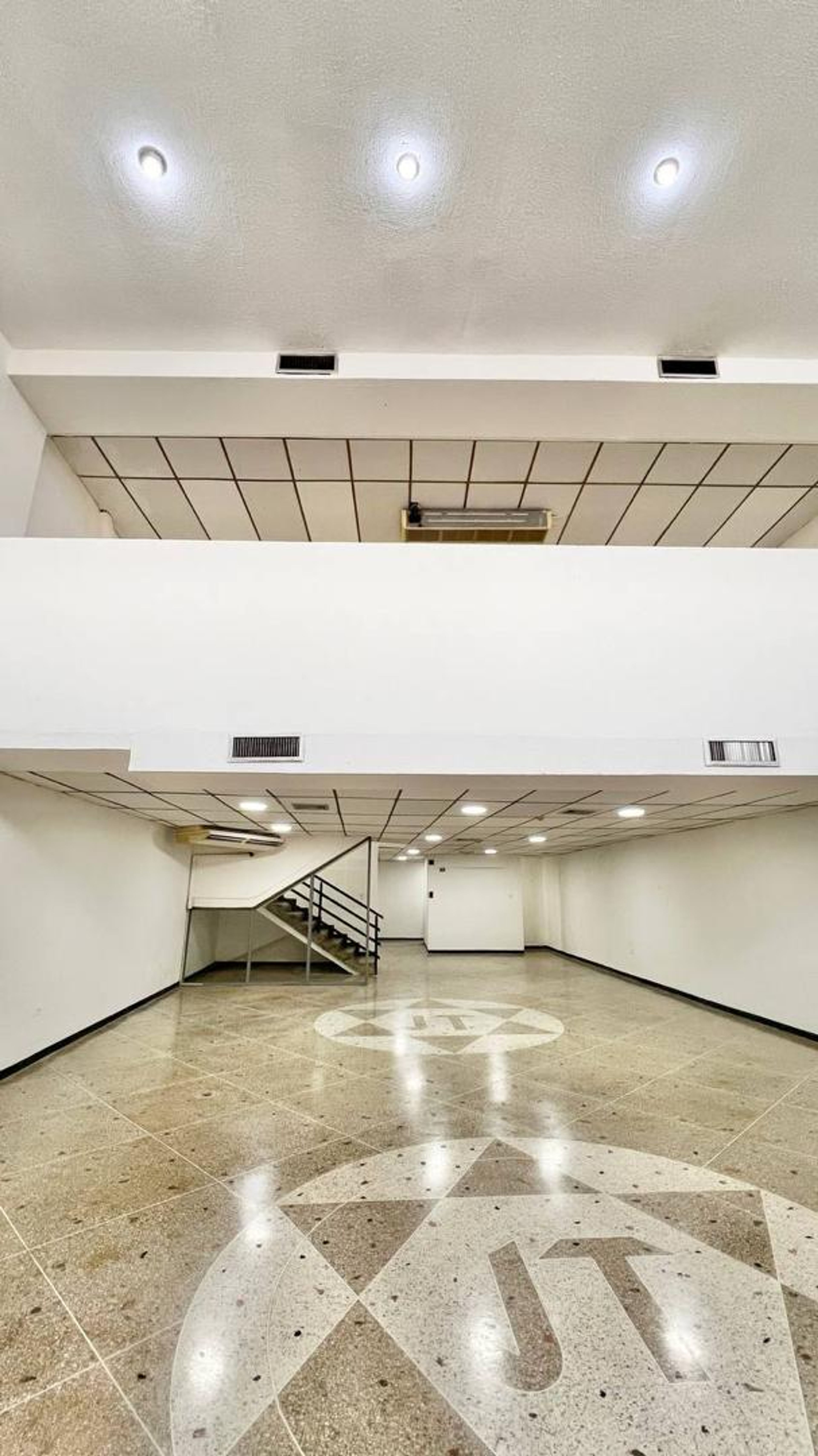 Edificio en Centro, San Cristóbal — foto 2