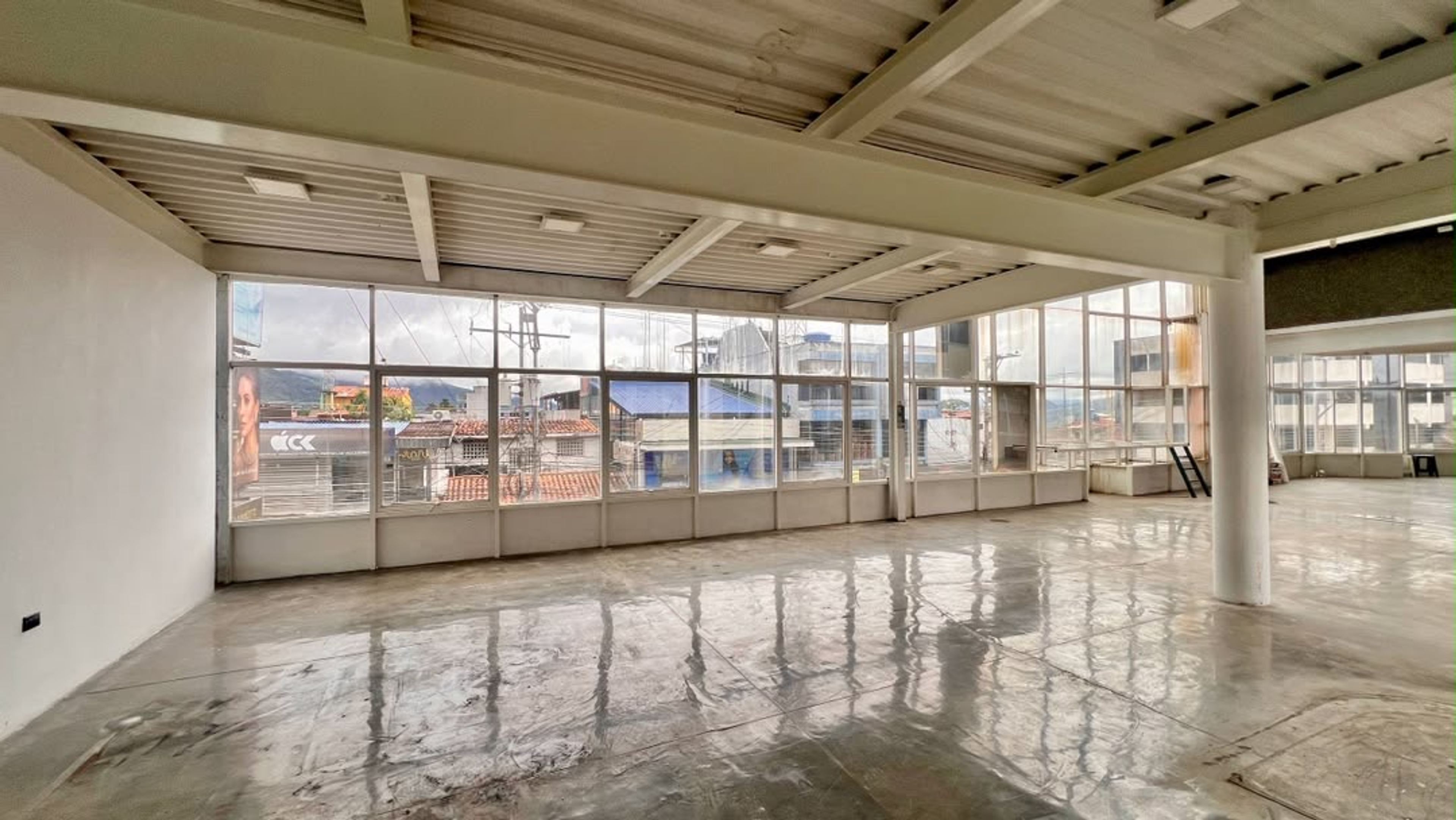 Local comercial en Barrio Obrero con bonitas vistas  — foto 11
