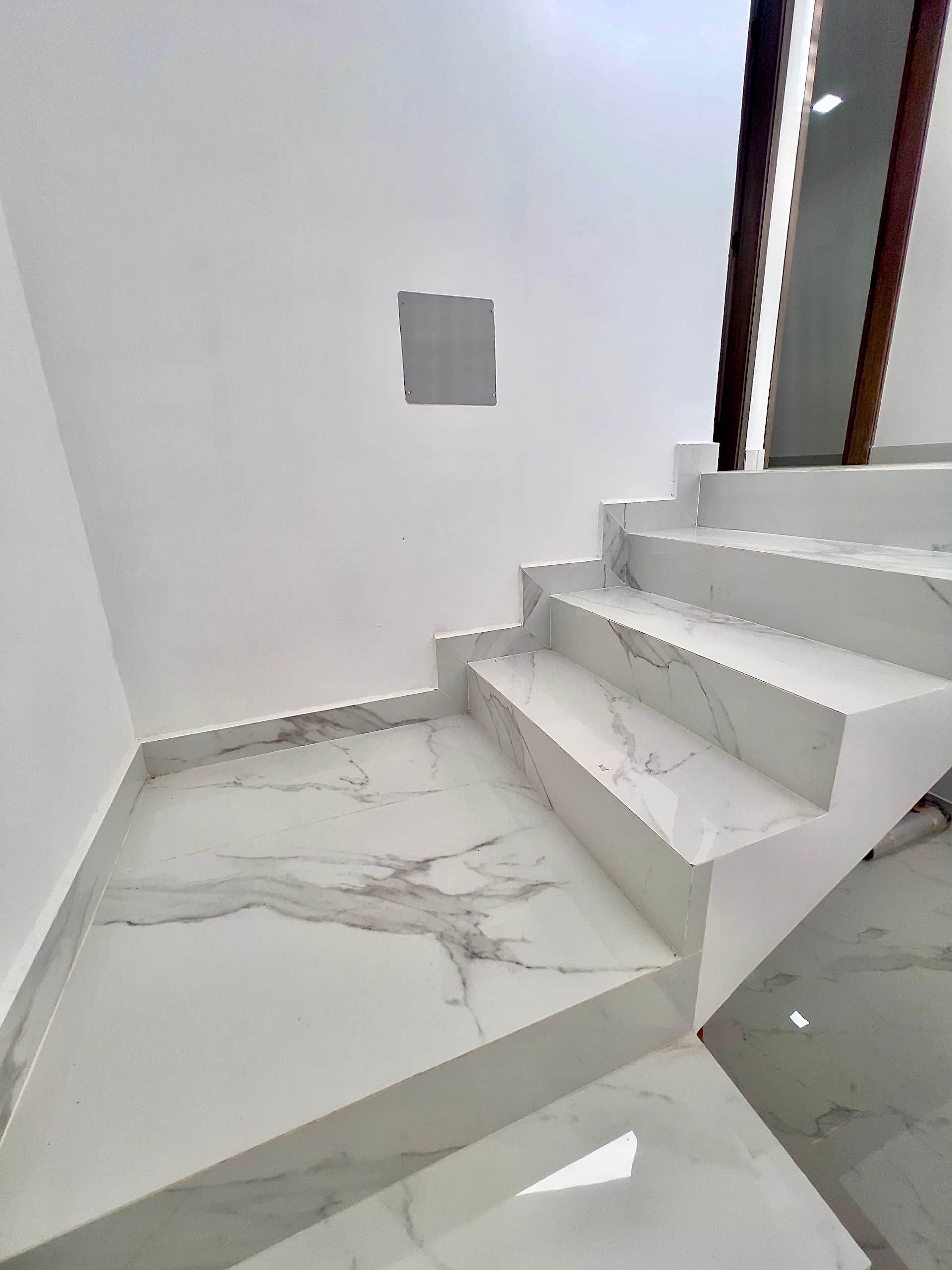 Residencia a estrenar de tres niveles con terraza en Las Acacias — foto 7