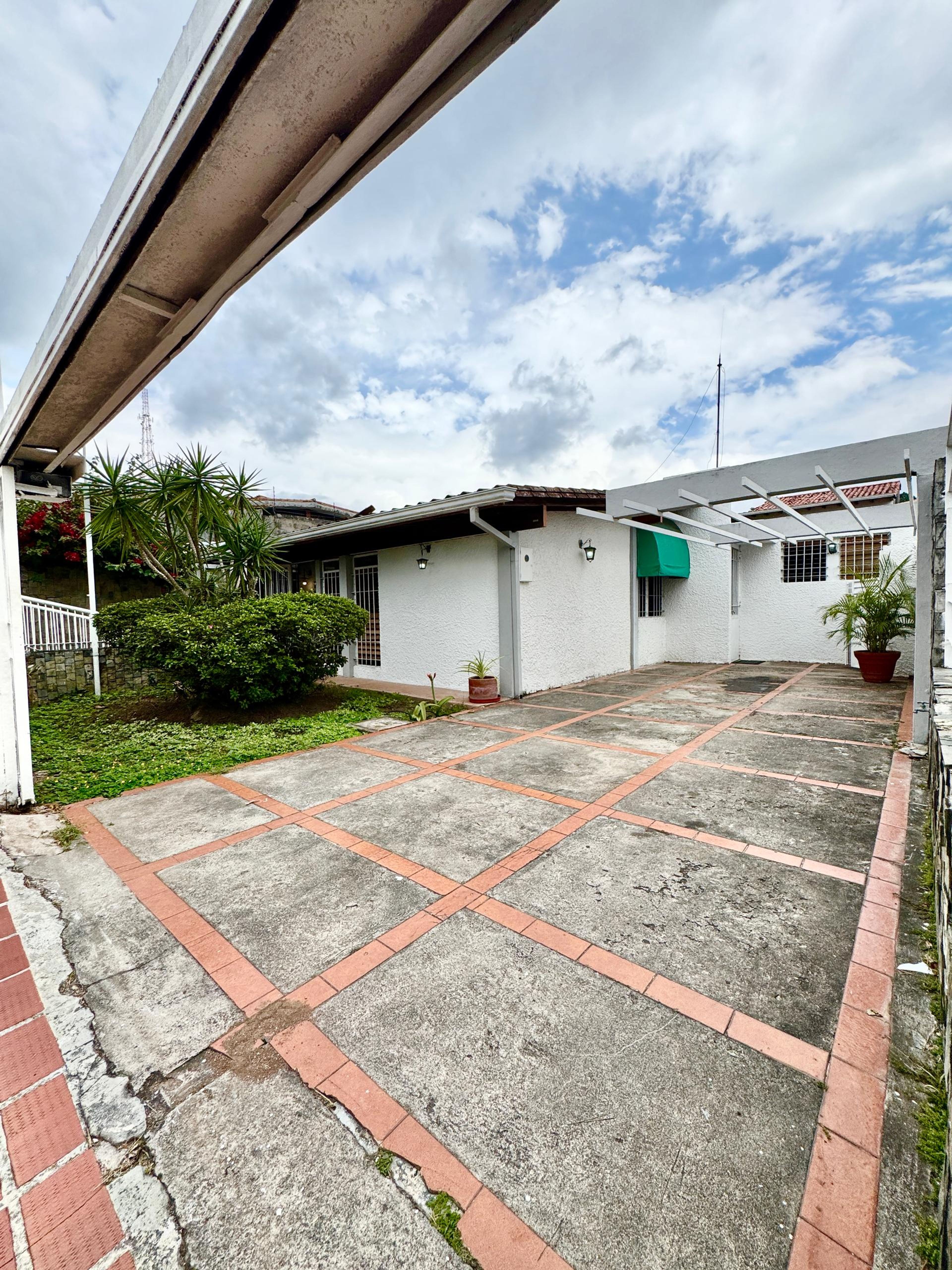 Casa o TownHouse en Avenida Carabobo, Municipio San Cristóbal — foto 1