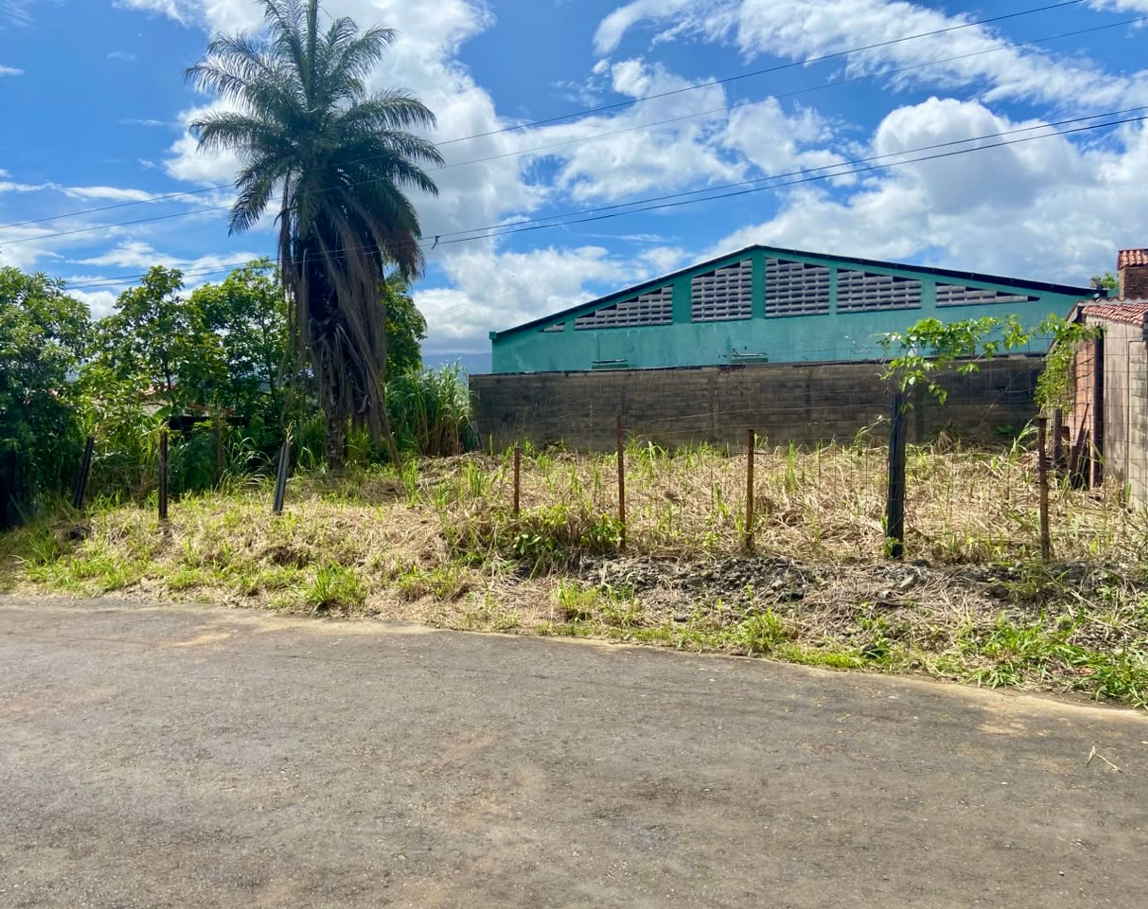 Terreno o parcela en La Guayana, San Cristóbal — foto 1