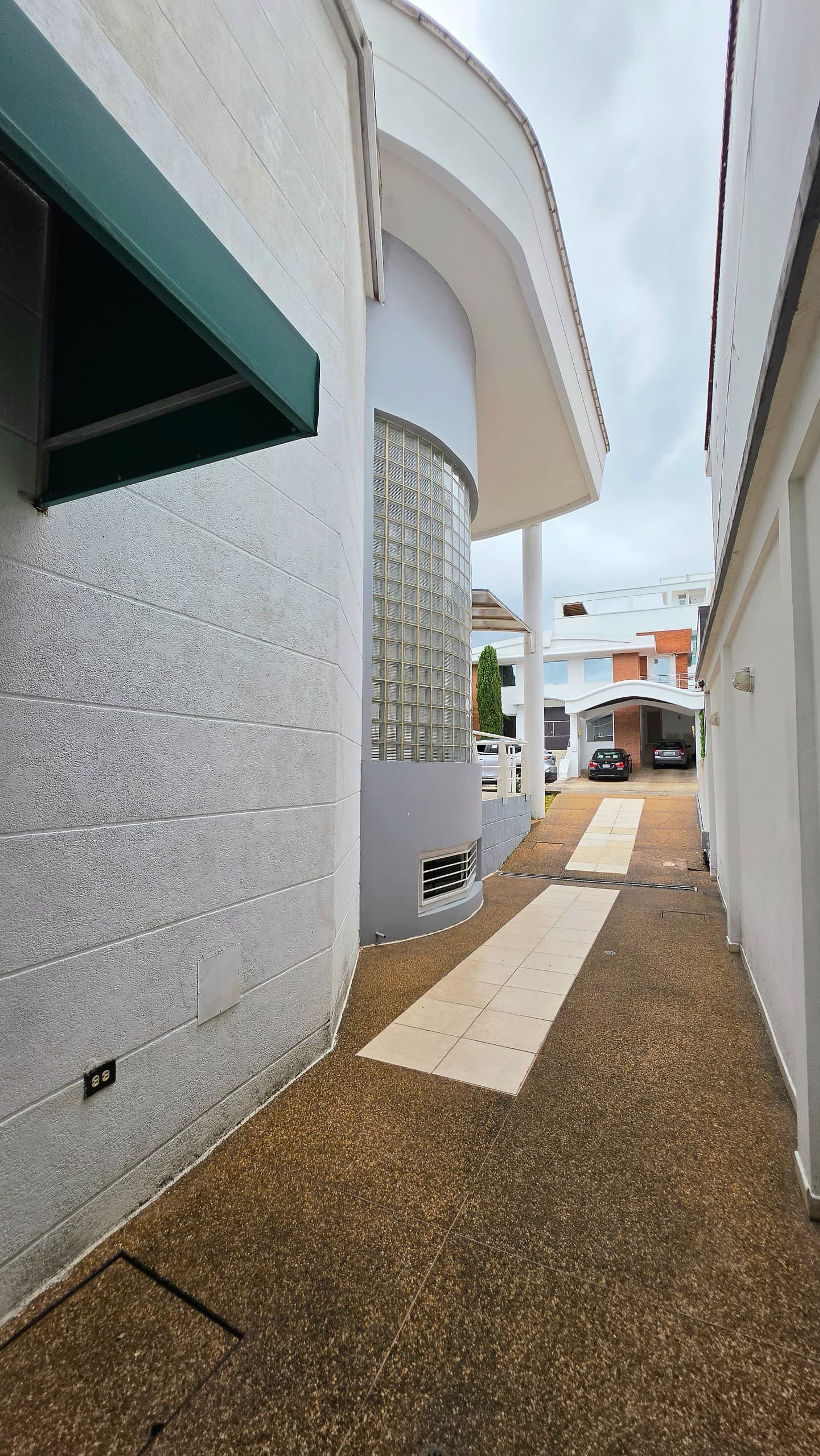 Casa con 4 suites y estudio en la exclusiva Urbanización Valle Arriba — foto 3