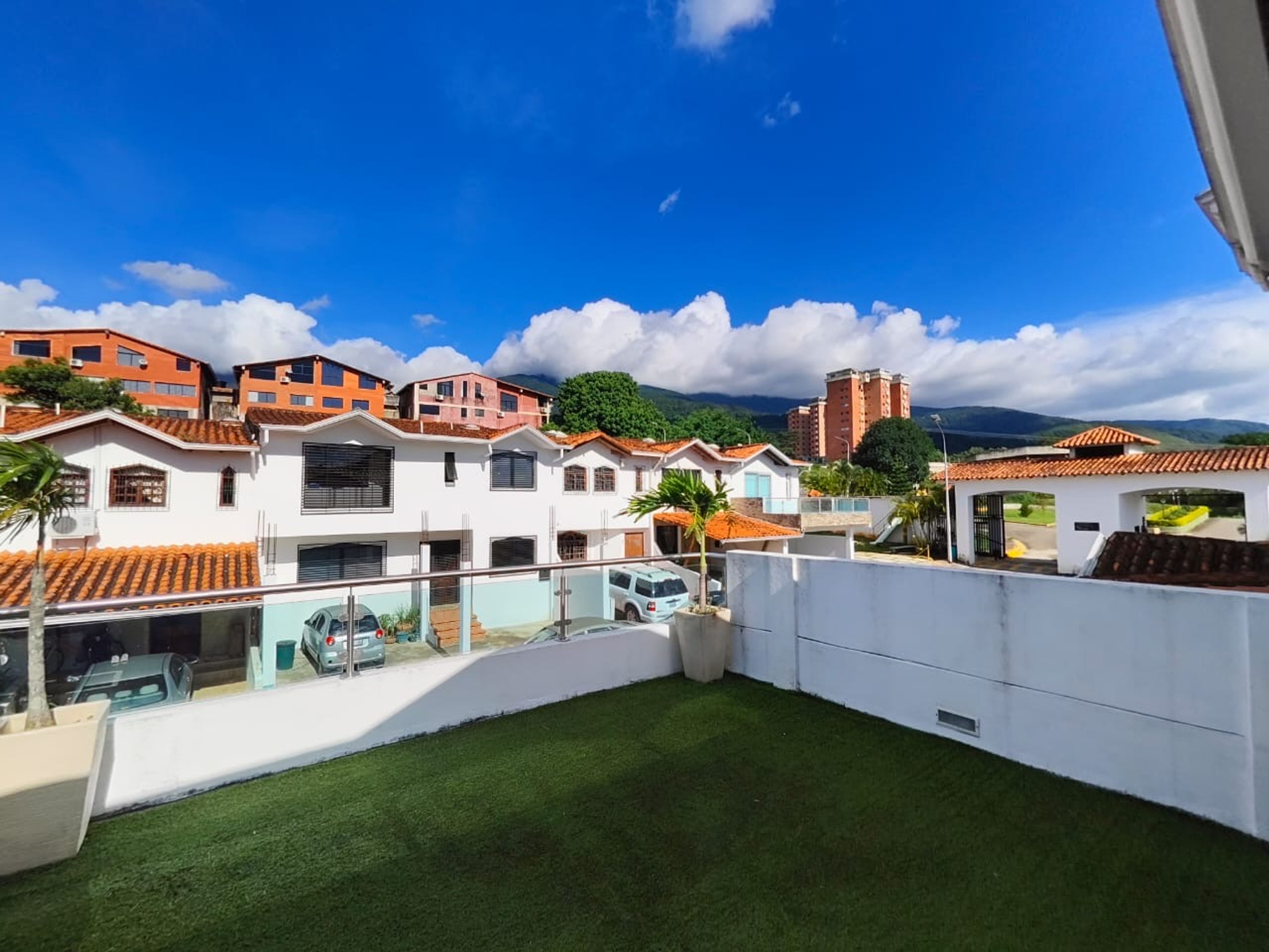 Casa de 200 m² con piscina y apartaestudio en Urb. Laureles de la Castellana — foto 10