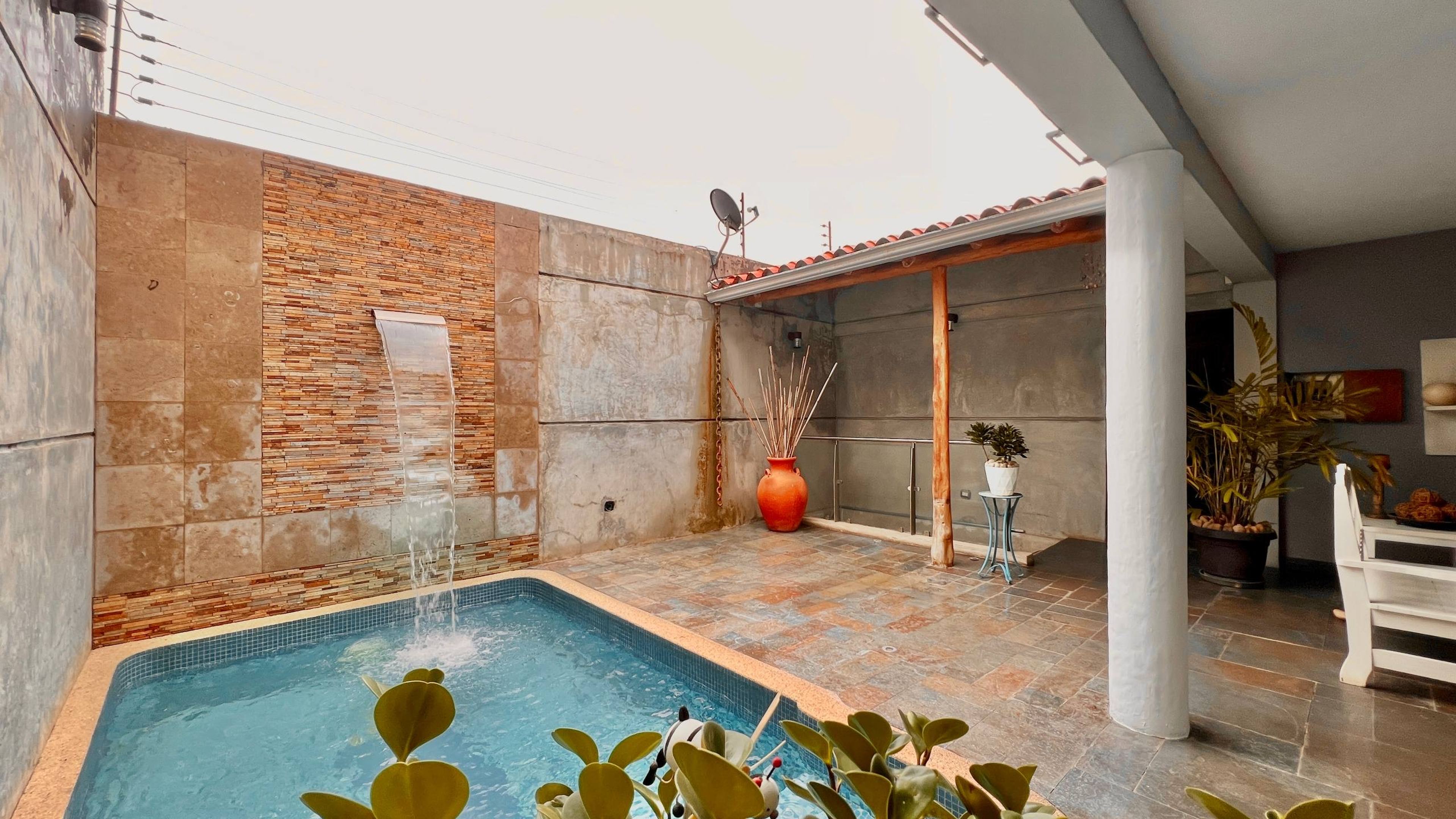 Exclusiva residencia de estilo lujo industrial con piscina privada en Tucape Parte Alta — foto 11