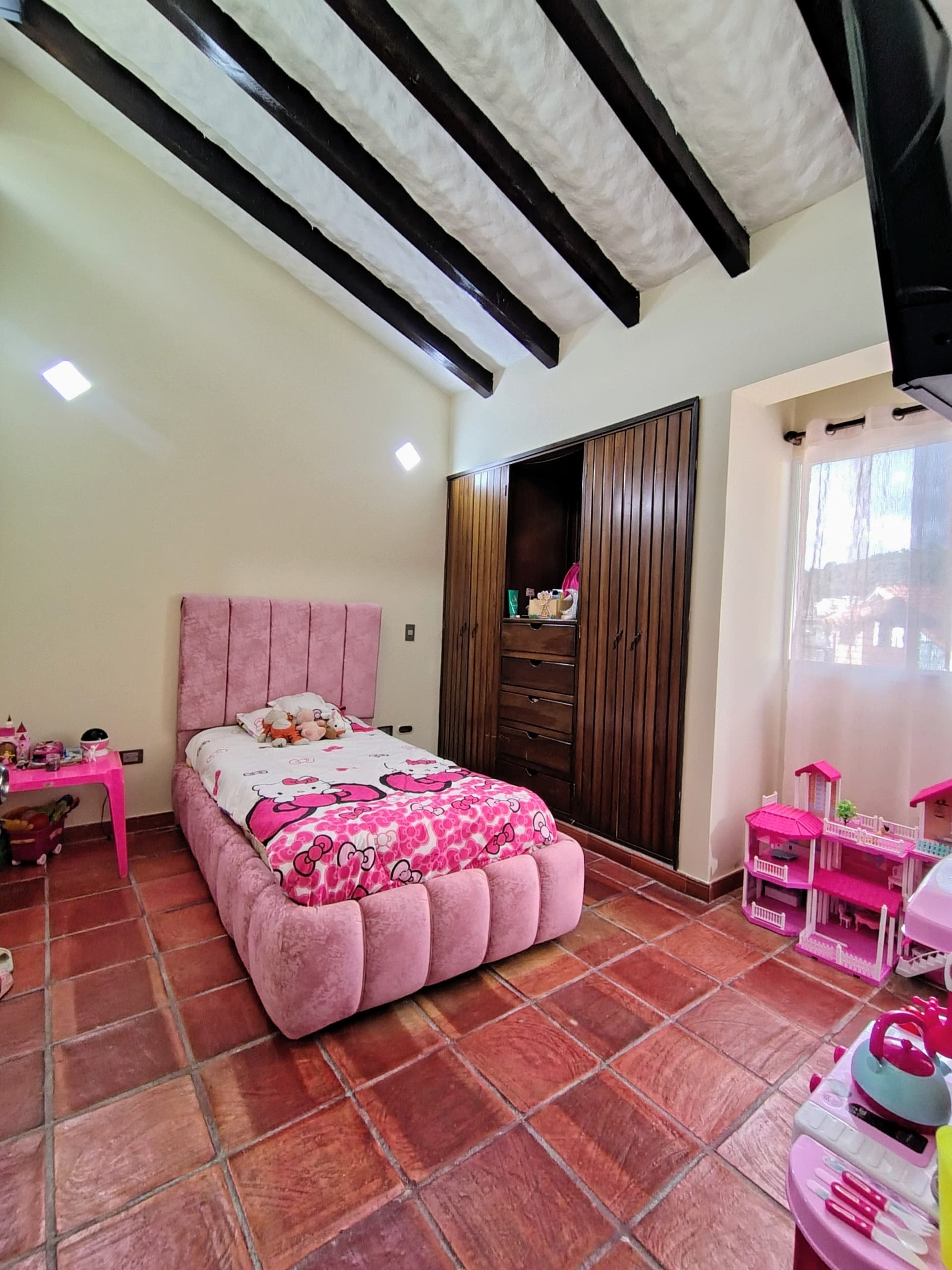Casa esquinera en Urbanización Colinas de Pirineos — foto 11