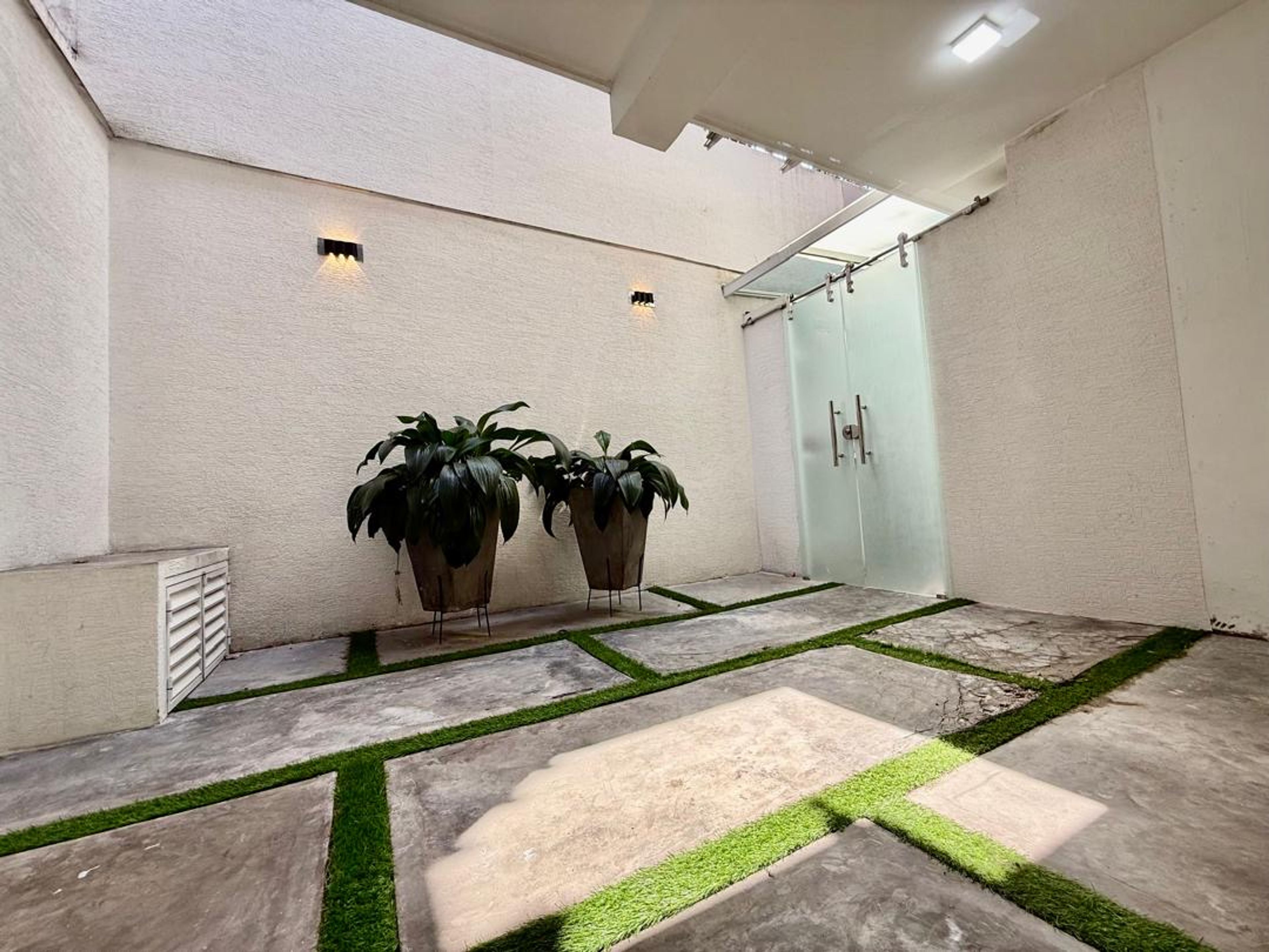 Casa moderna de 3 niveles en Terrazas de Pirineos — foto 14