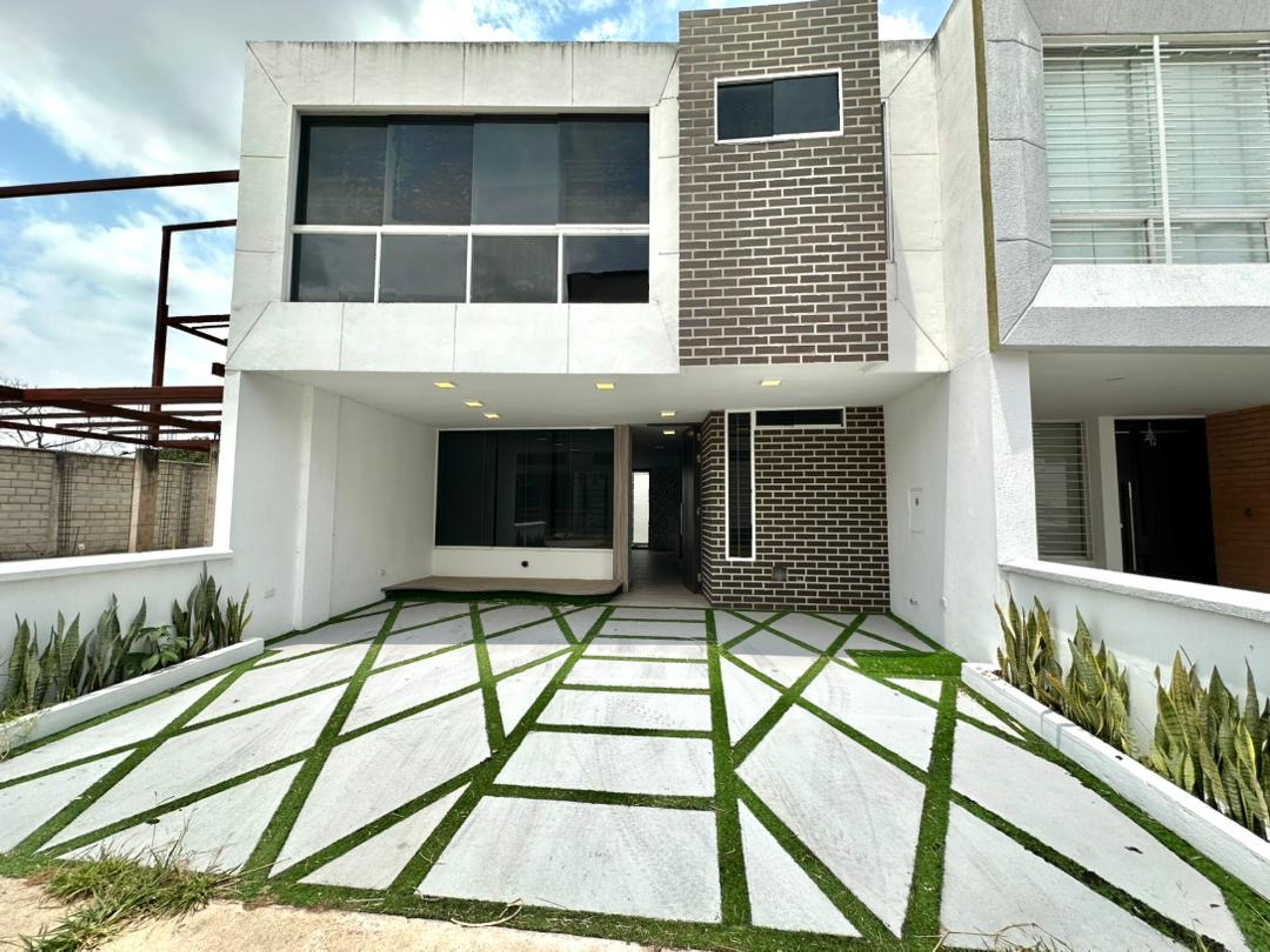 Casa o TownHouse en La Castellana, San Cristóbal — foto 1