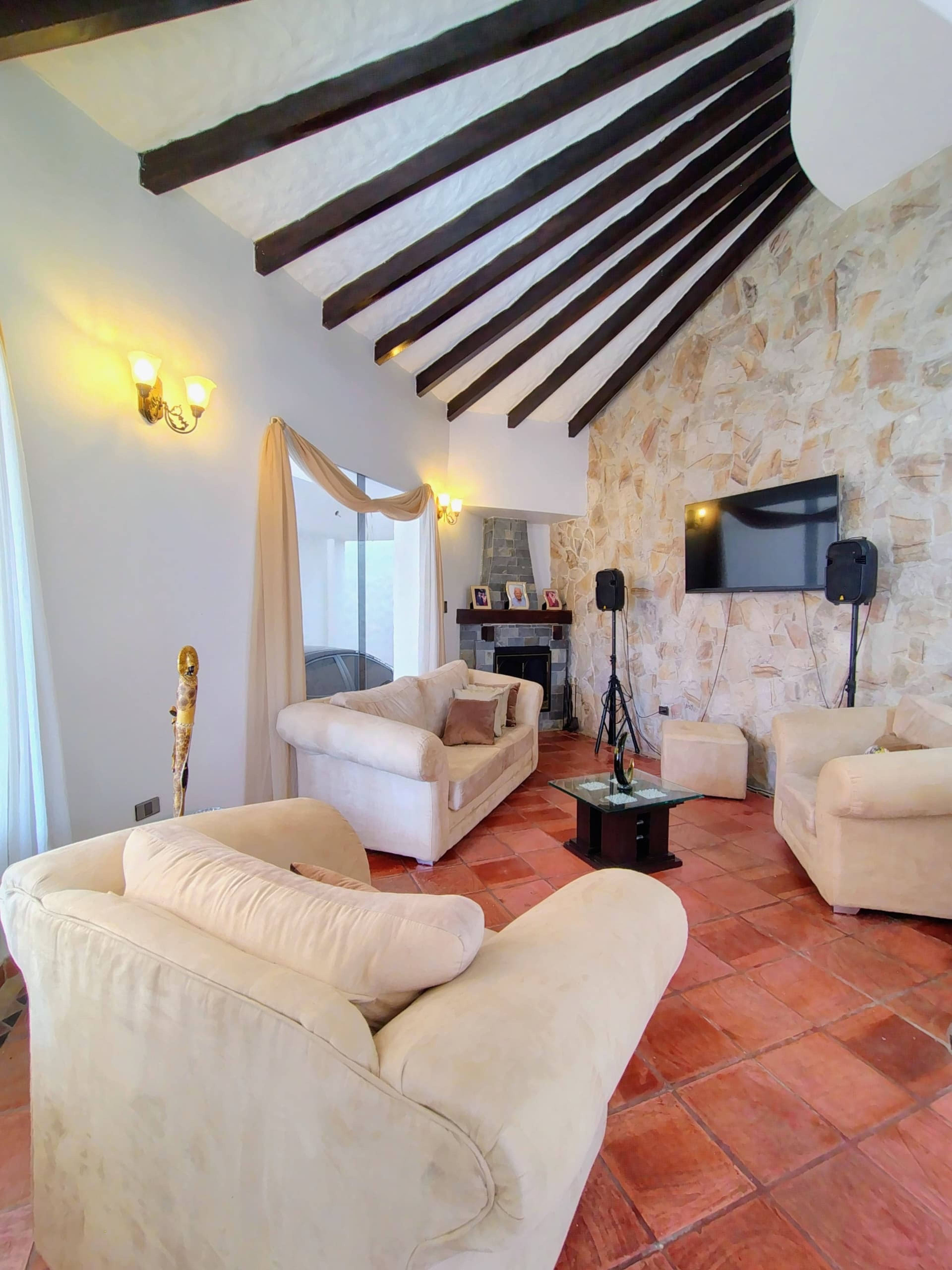 Casa esquinera en Urbanización Colinas de Pirineos — foto 6