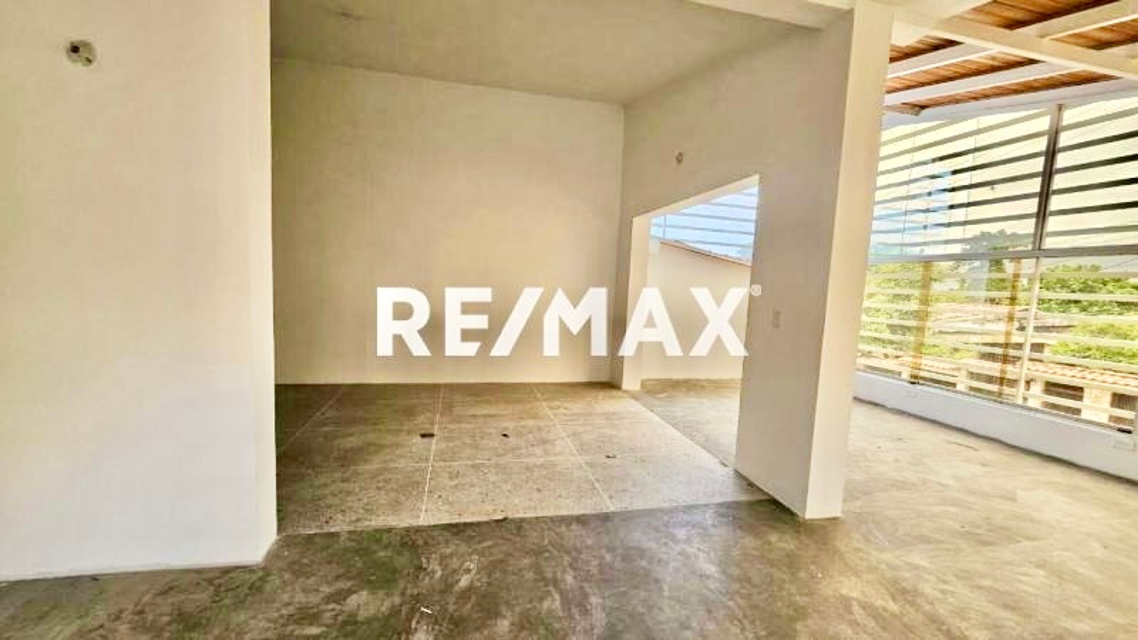 Local comercial esquinero de 100 m² con oficina en Carrera 22 de Barrio Obrero — foto 6