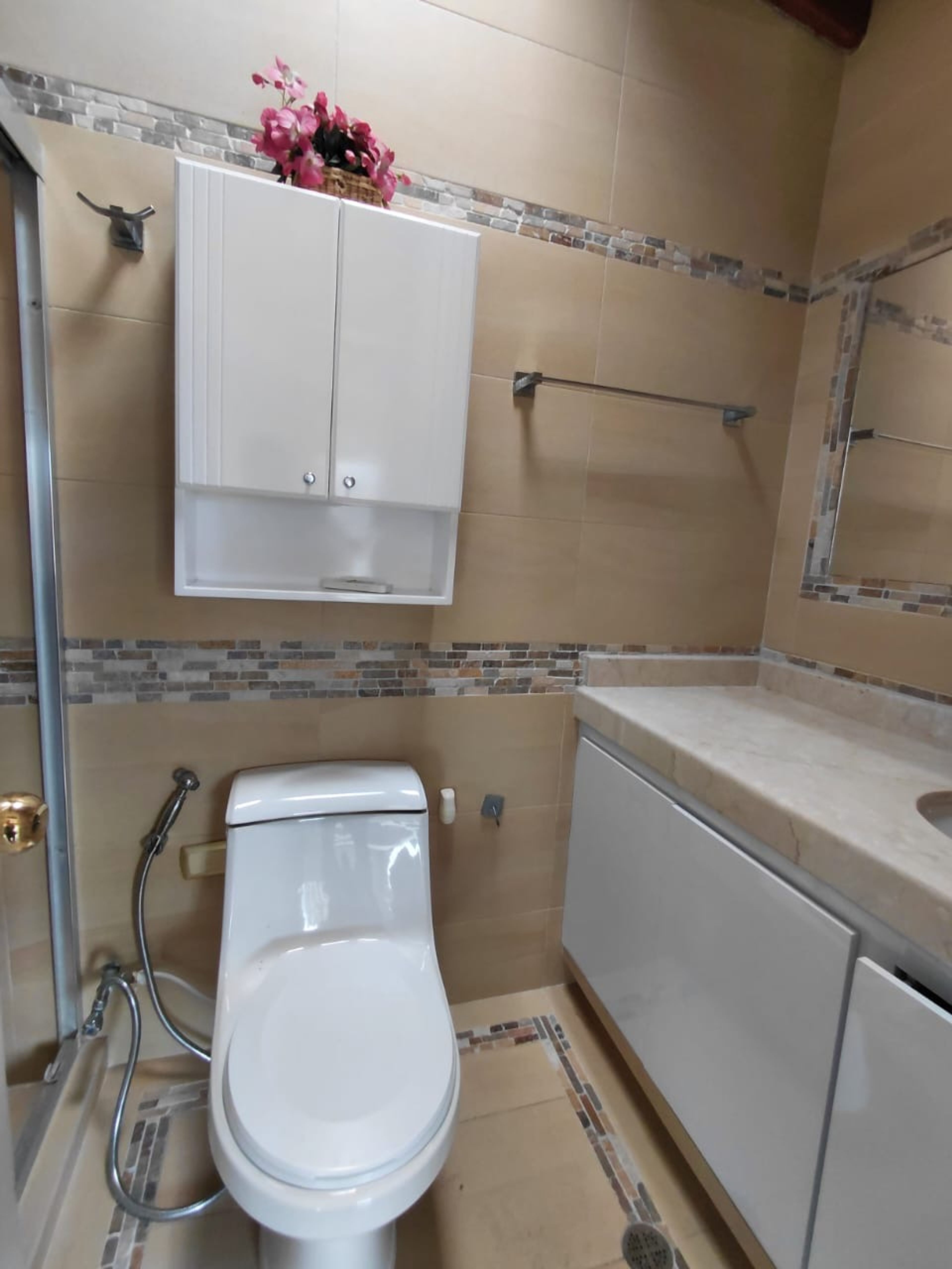 Casa de 220 m² en urbanismo privado Demócrata Suites en La Guayana — foto 6