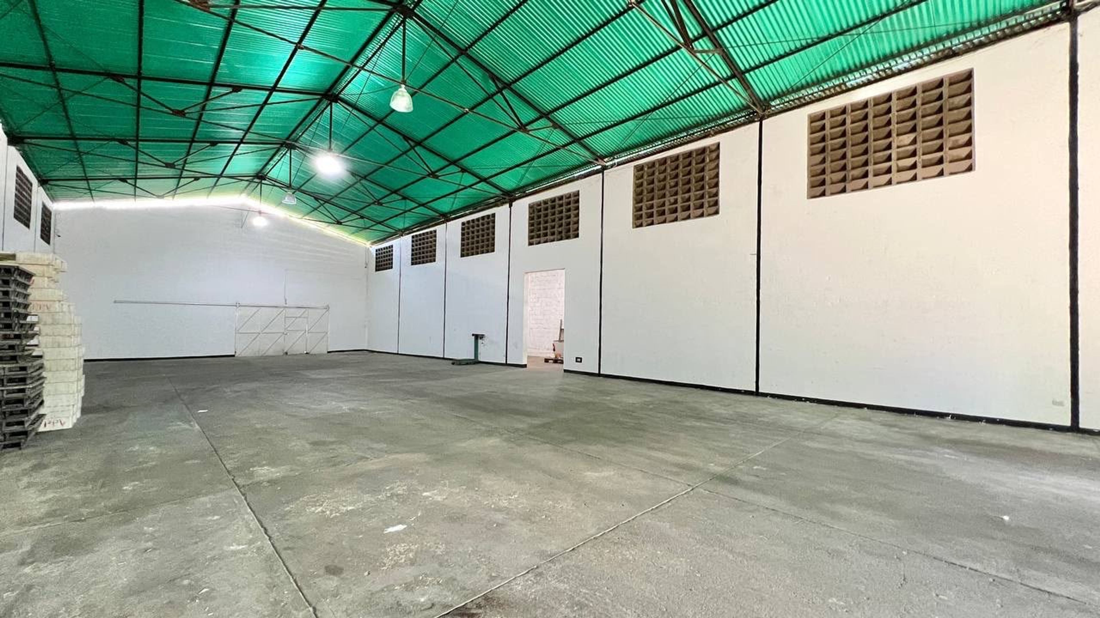 Galpones y complejo comercial de gran escala en La Concordia — foto 4