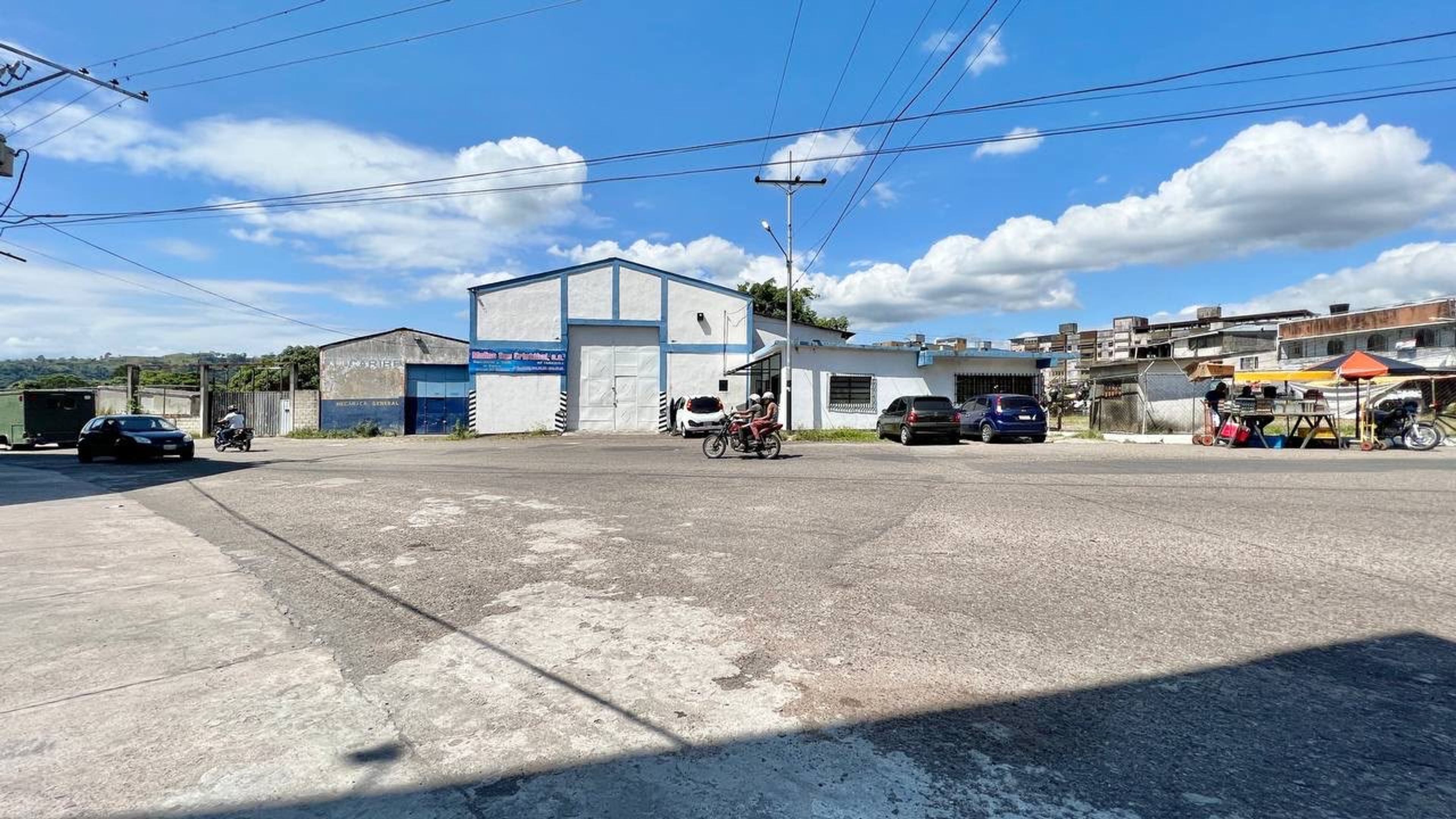 Galpones y complejo comercial de gran escala en La Concordia — foto 1