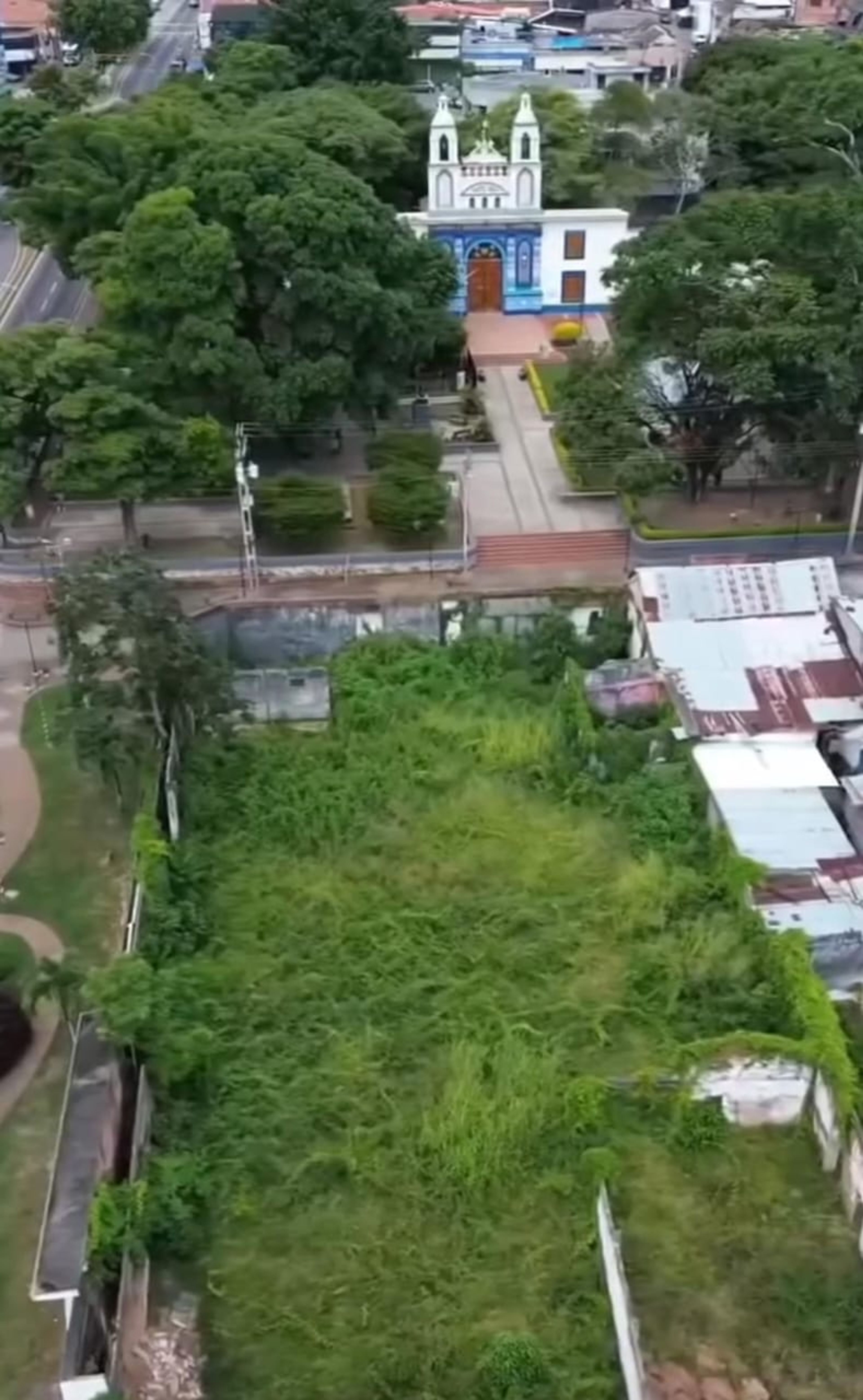 Terreno en venta en la 5ta avenida  — foto 1