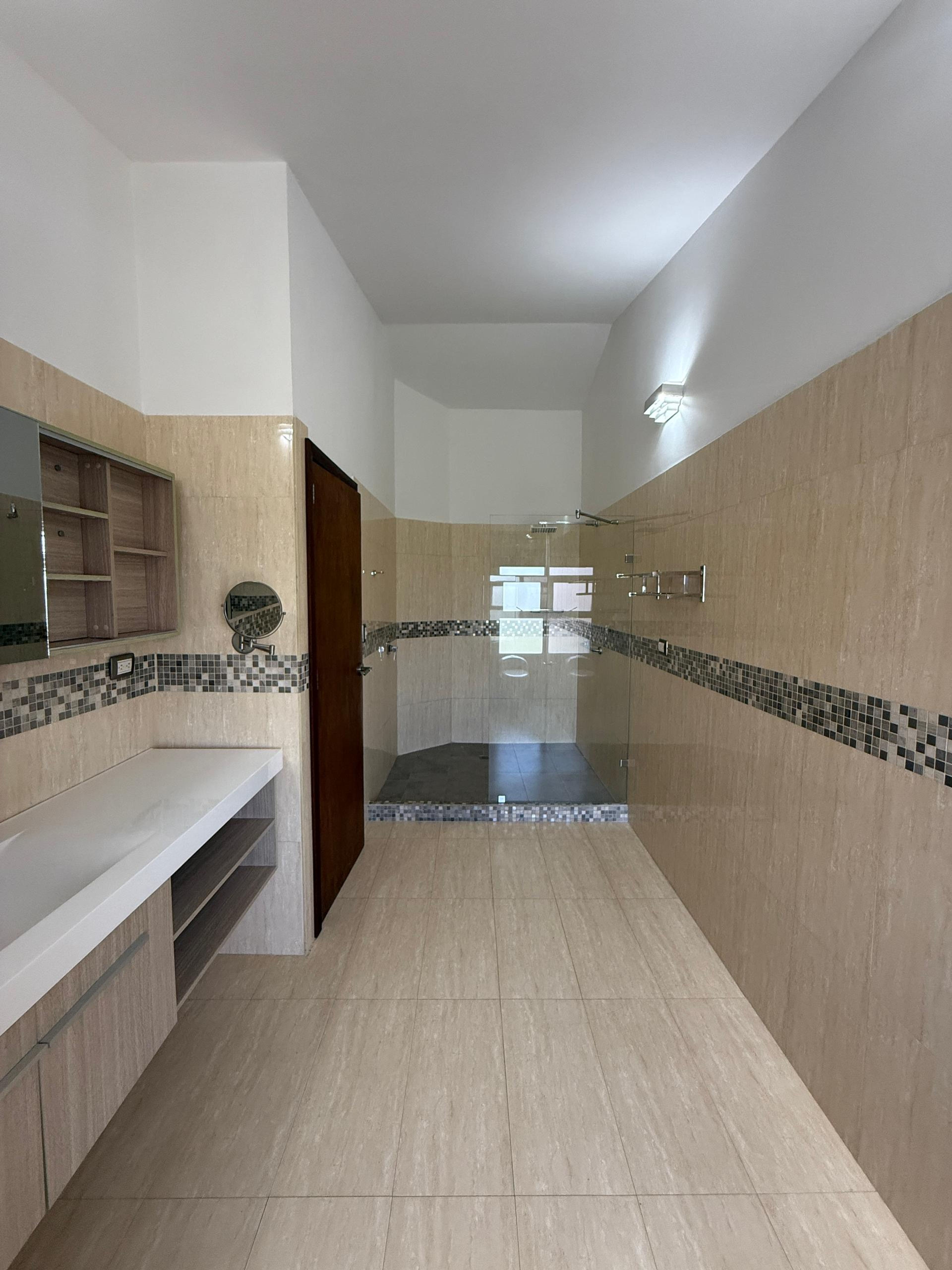 Casa de lujo en Urb. Colinas de Pirineos con piscina  — foto 20