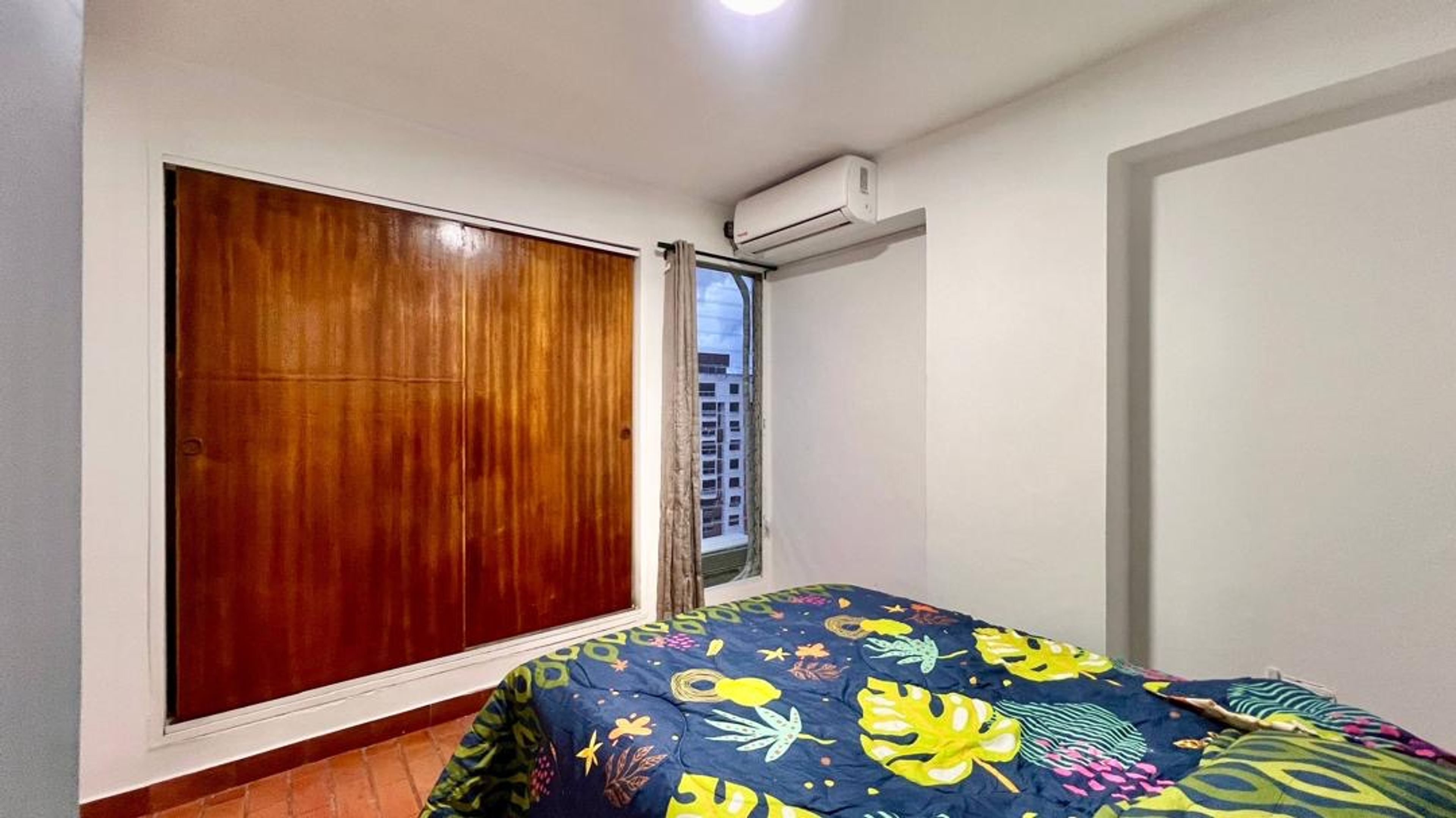 Apartamento remodelado con opción de financiamiento en Residencias La Hacienda — foto 8