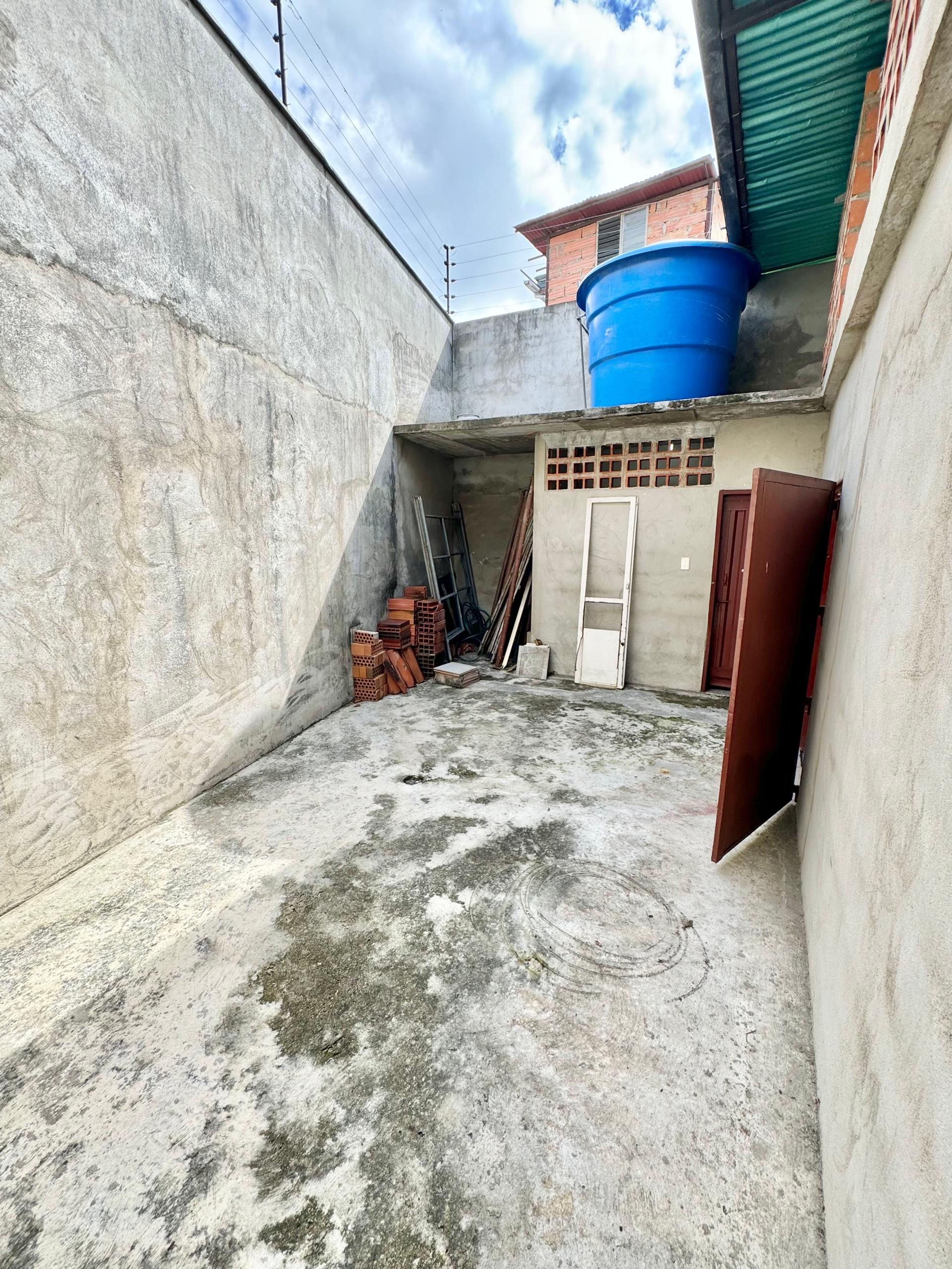 Galpón en la Concordia con acceso a gandolas  — foto 13