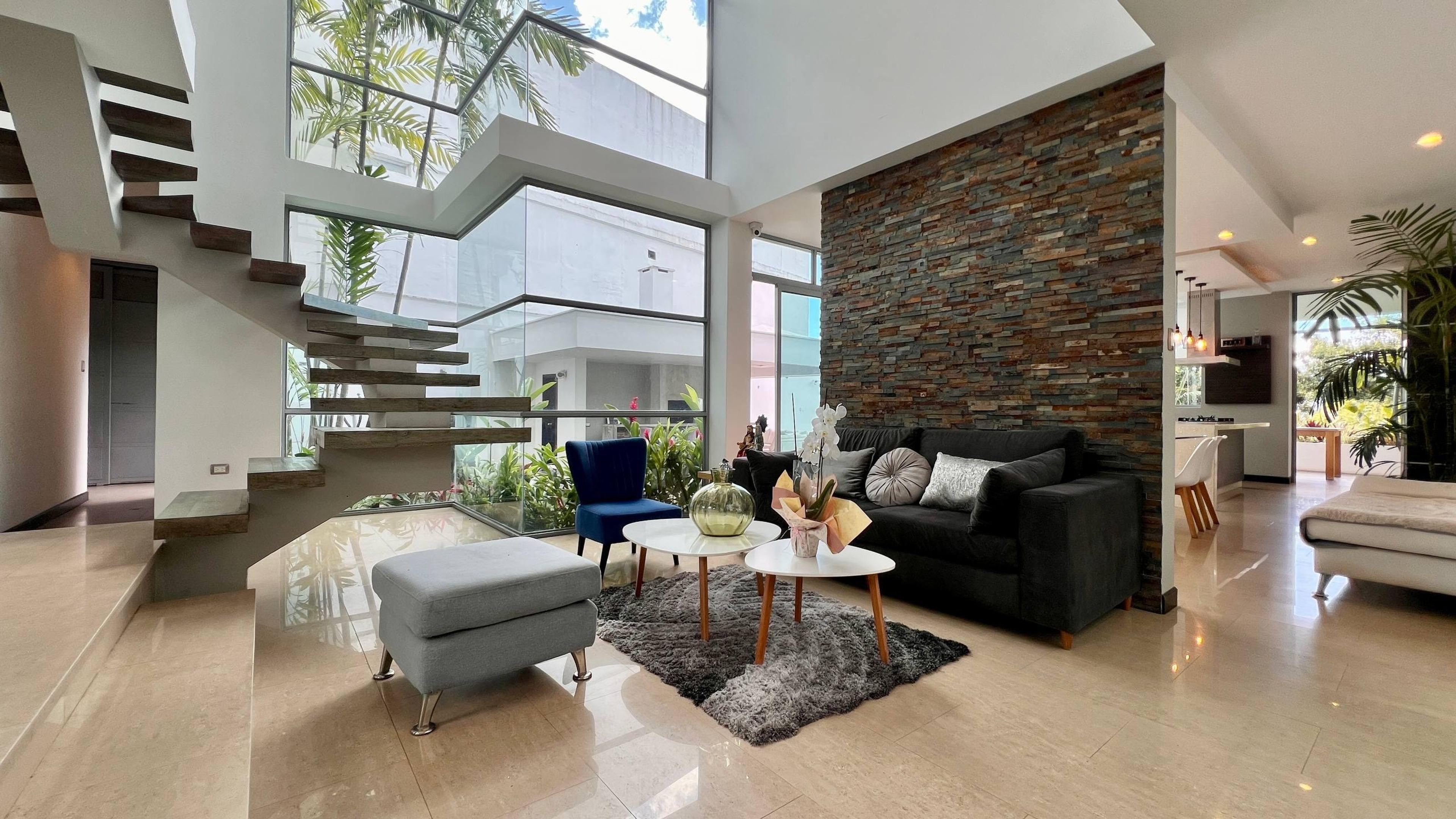 Casa moderna de 472 m² con piscina infinita y vista panorámica — foto 5