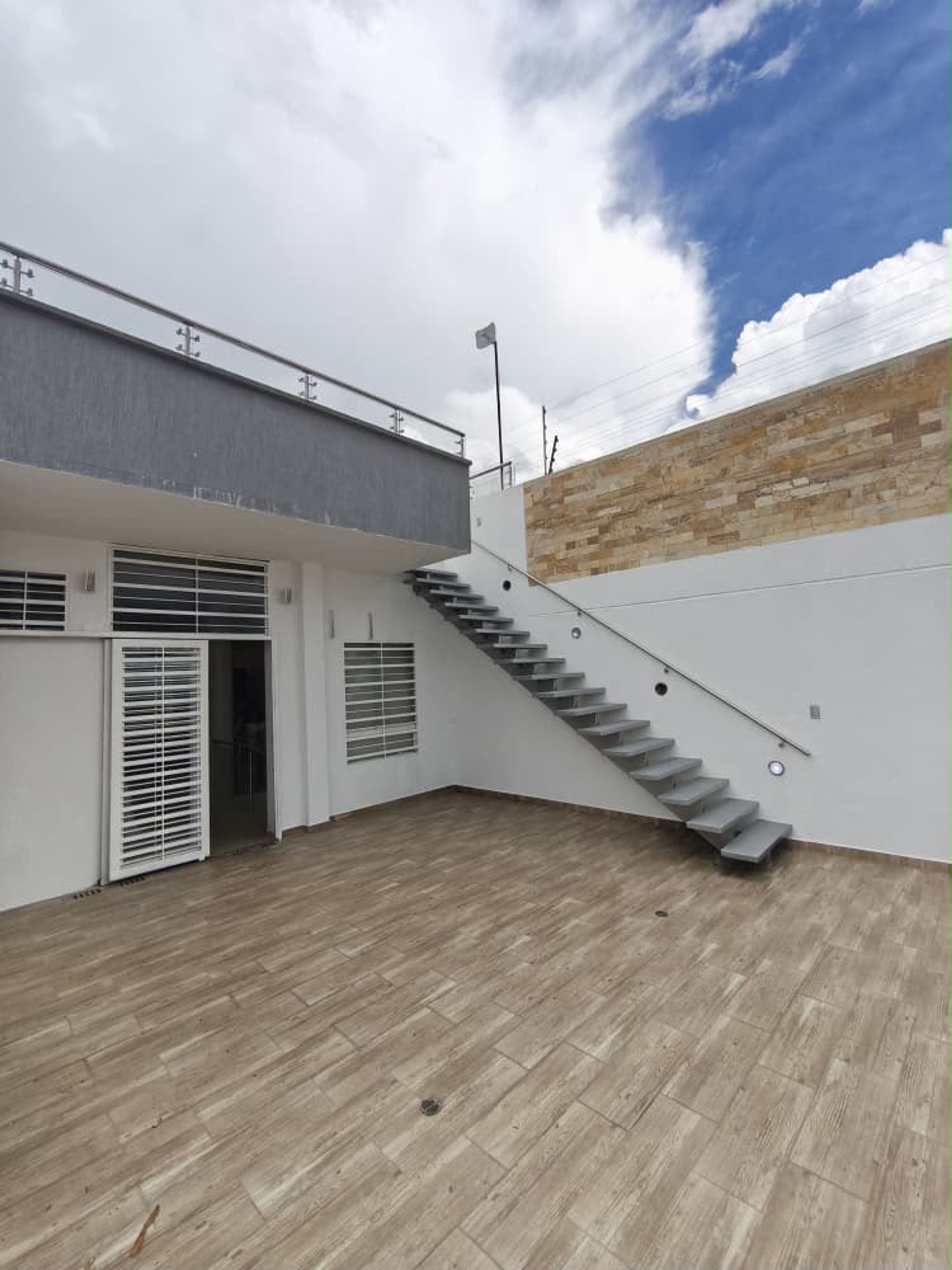Casa de 3 niveles con doble terraza y vista panorámica en Urb. Villa Granadina — foto 10