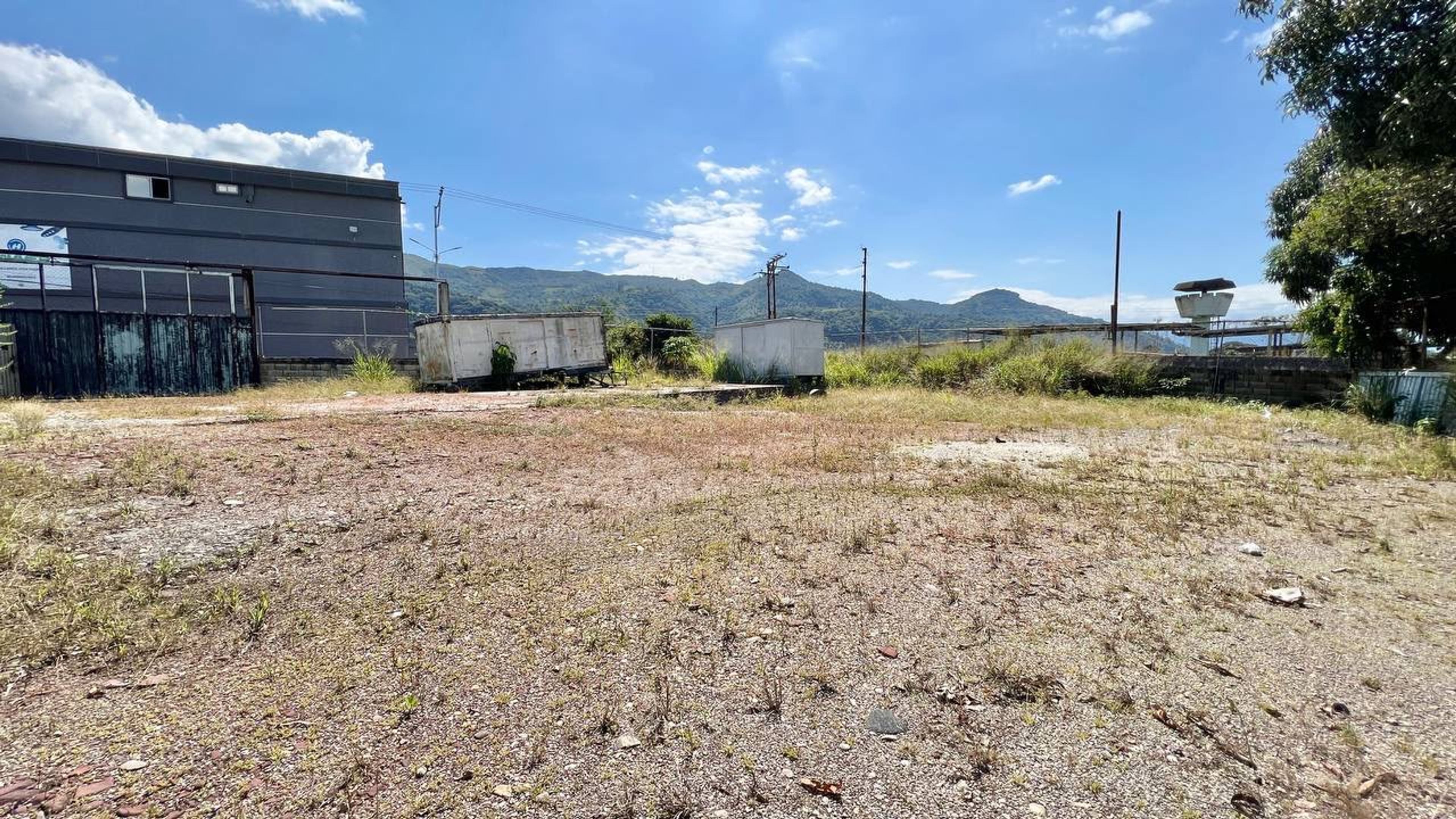 Galpones y complejo comercial de gran escala en La Concordia — foto 12