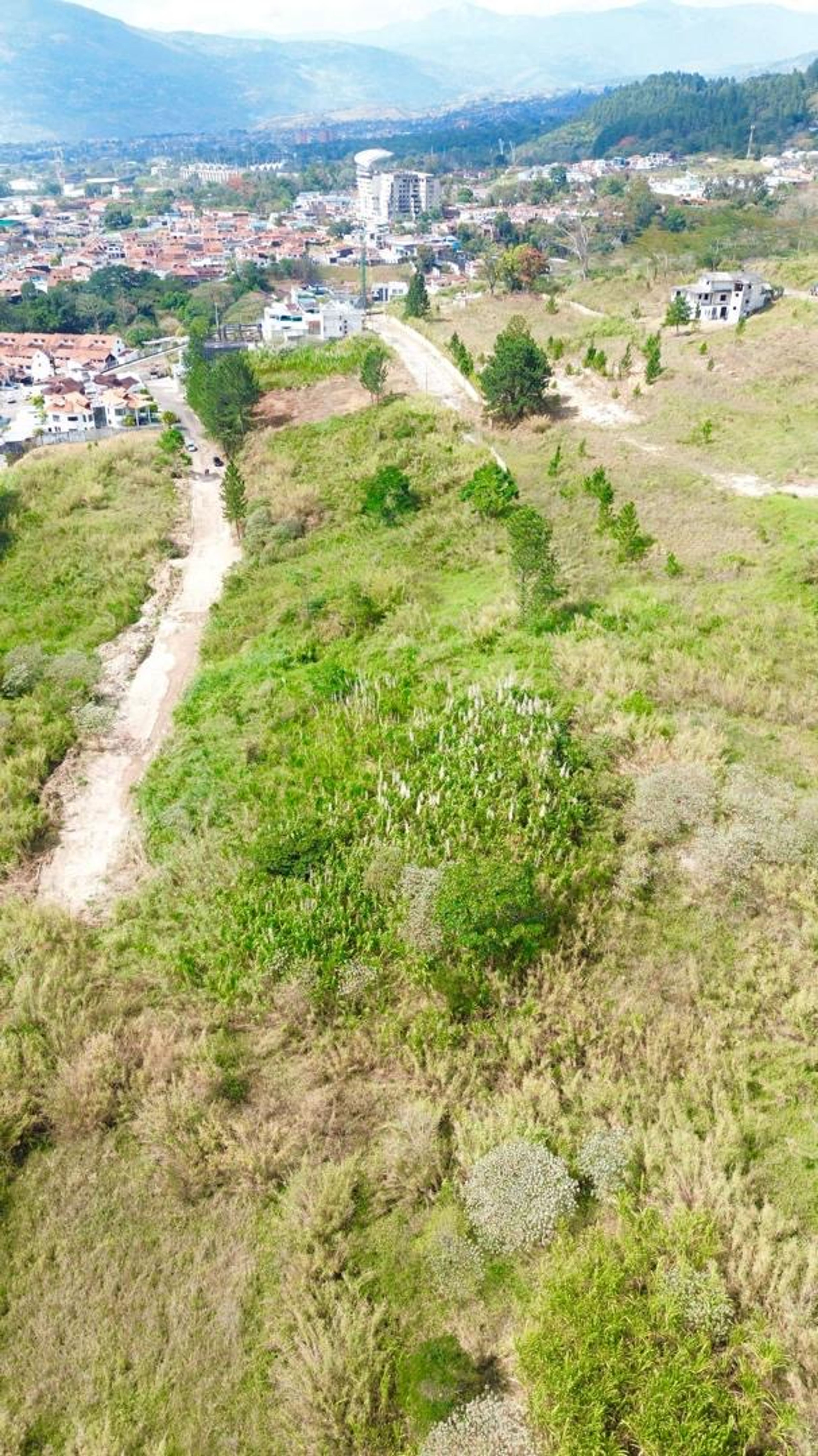 Terreno o parcela en Pirineos I y II, San Cristóbal — foto 2