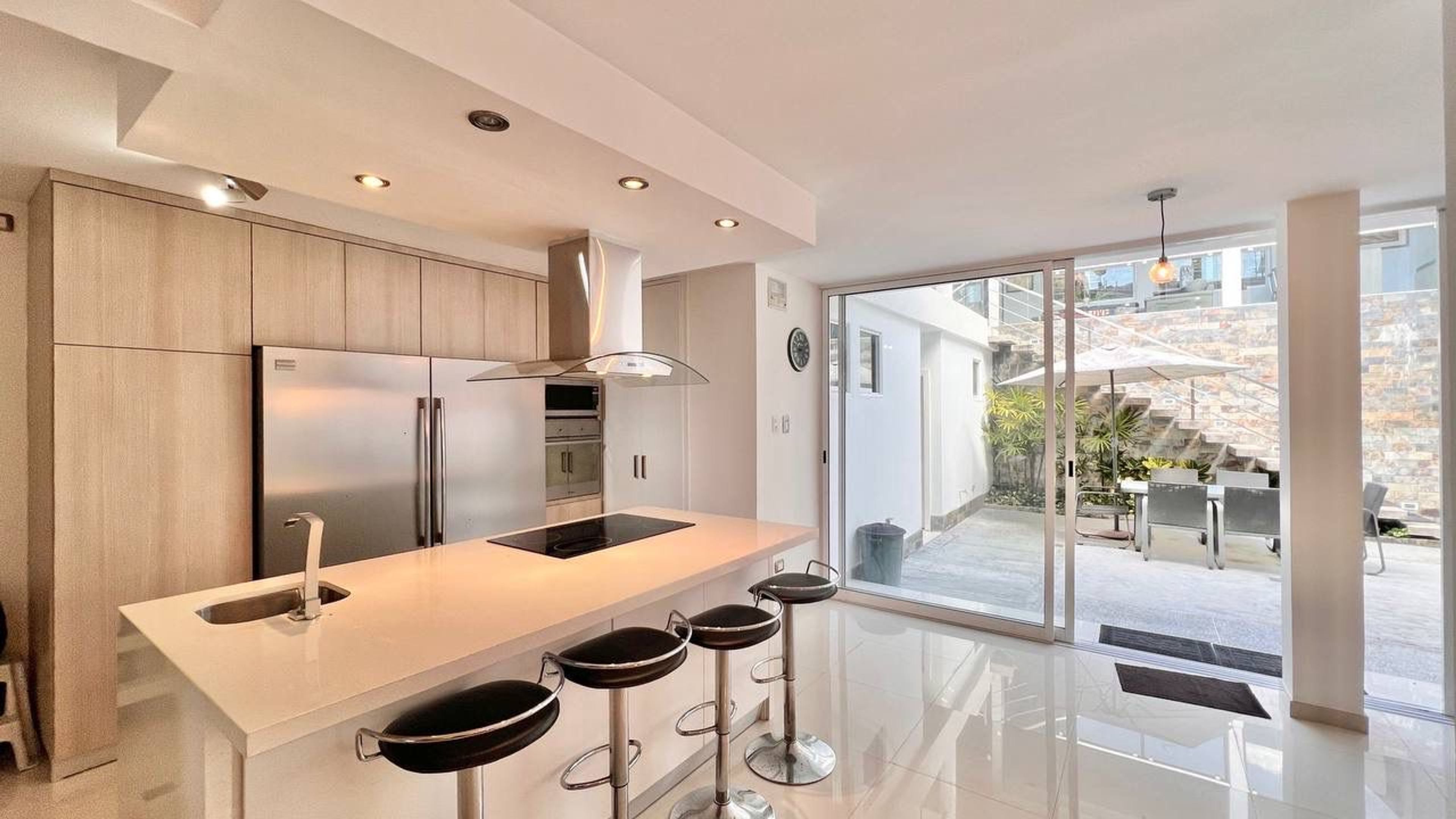 Casa de 500 m² de construcción con patio y área social en zona alta de Colinas de Pirineos — foto 6