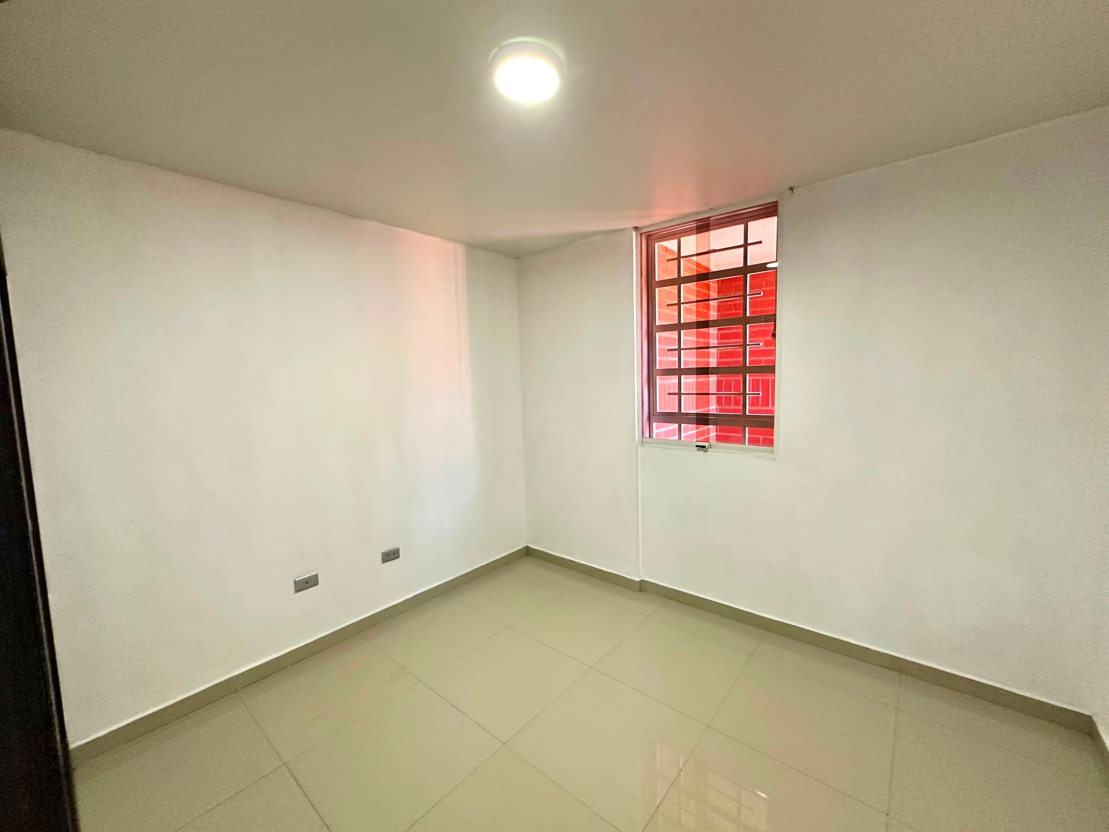 Apartamento semi amoblado en Avenida Rotaria con cocina equipada — foto 12