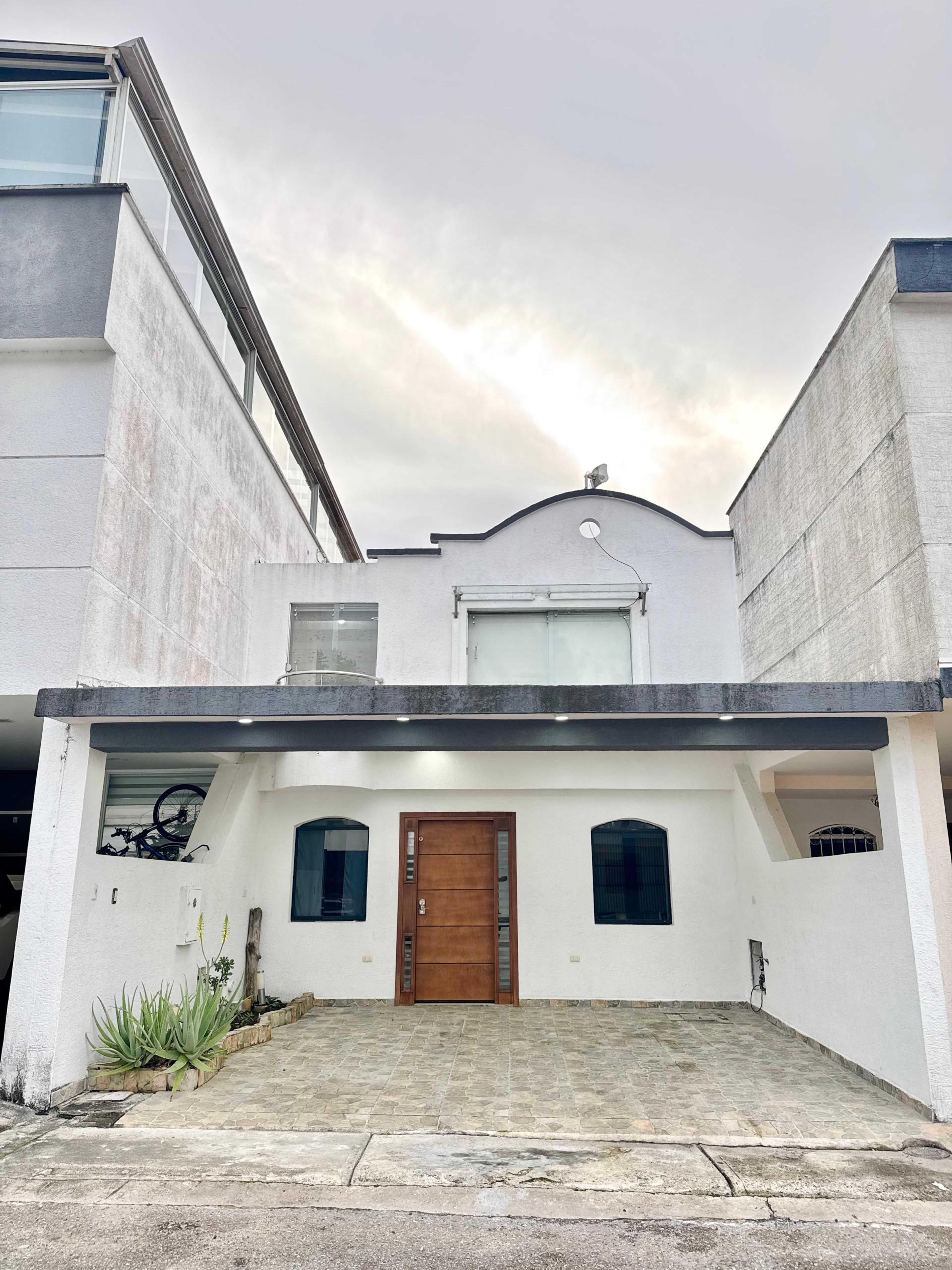 Casa moderna de 125 m² en Urbanización San Bernardino en Pueblo Nuevo — foto 1