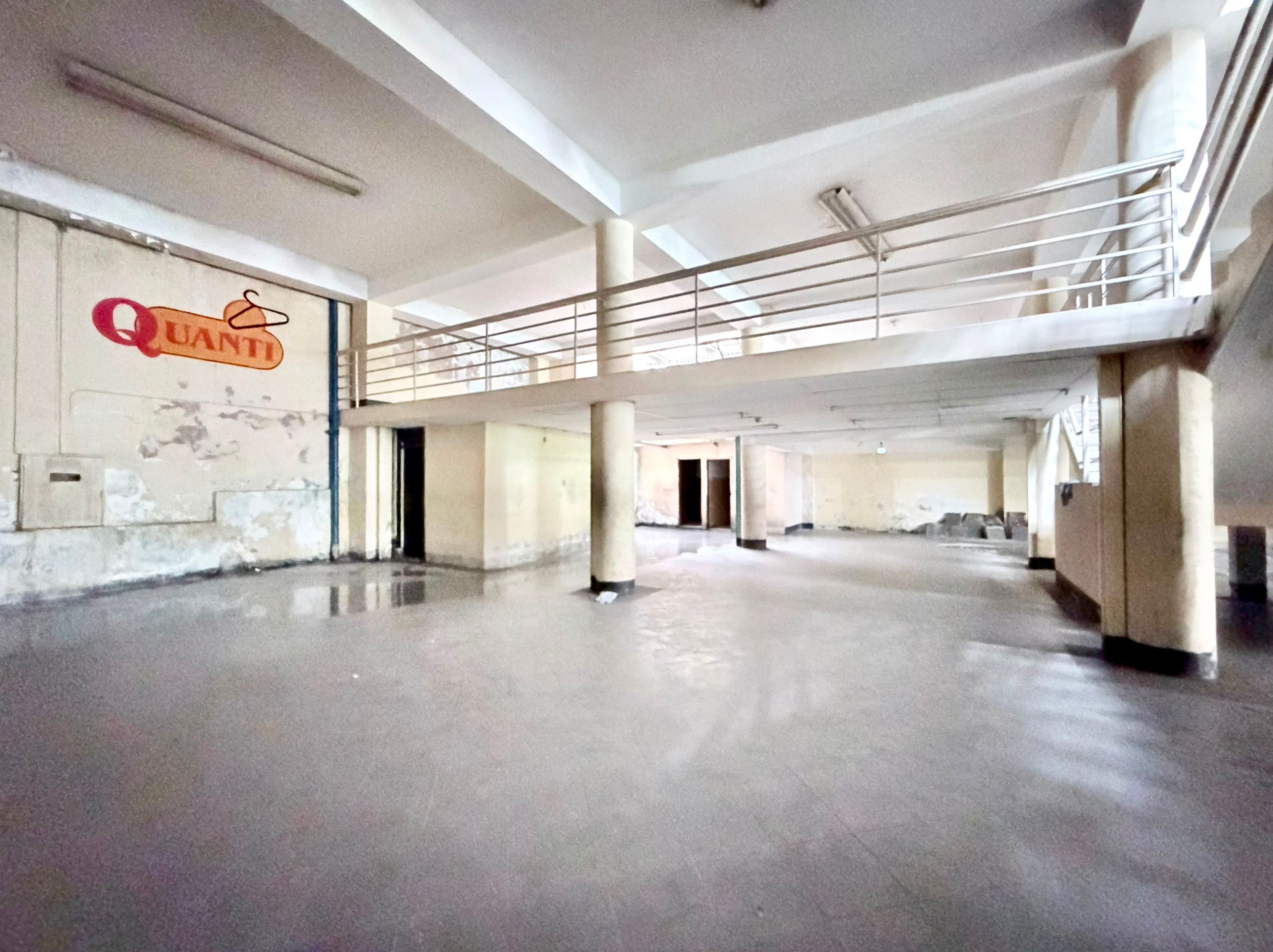 local esquinero de 1.485 m² en pleno centro, con 2 apartamentos  — foto 8