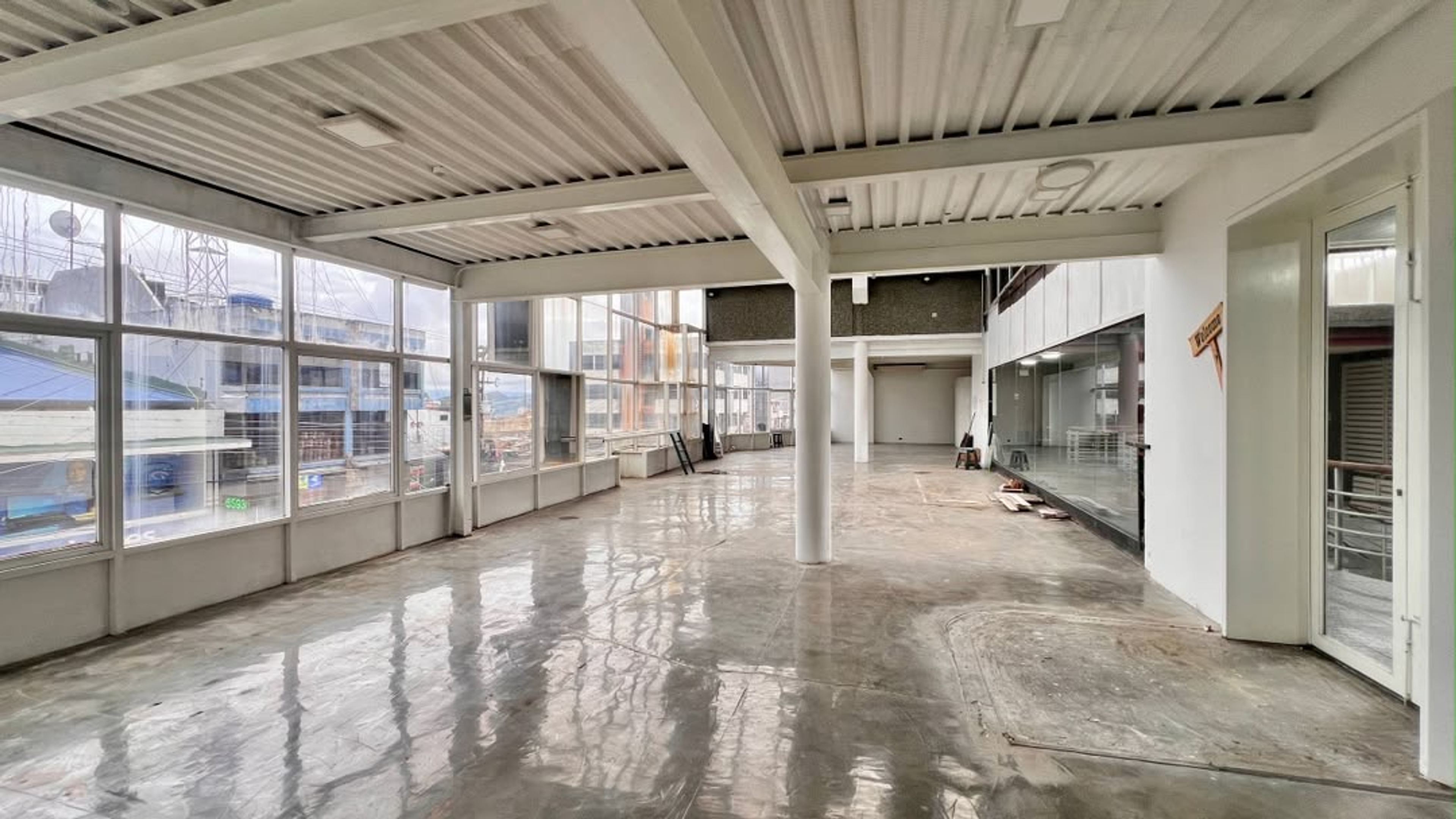 Local comercial en Barrio Obrero con bonitas vistas  — foto 6