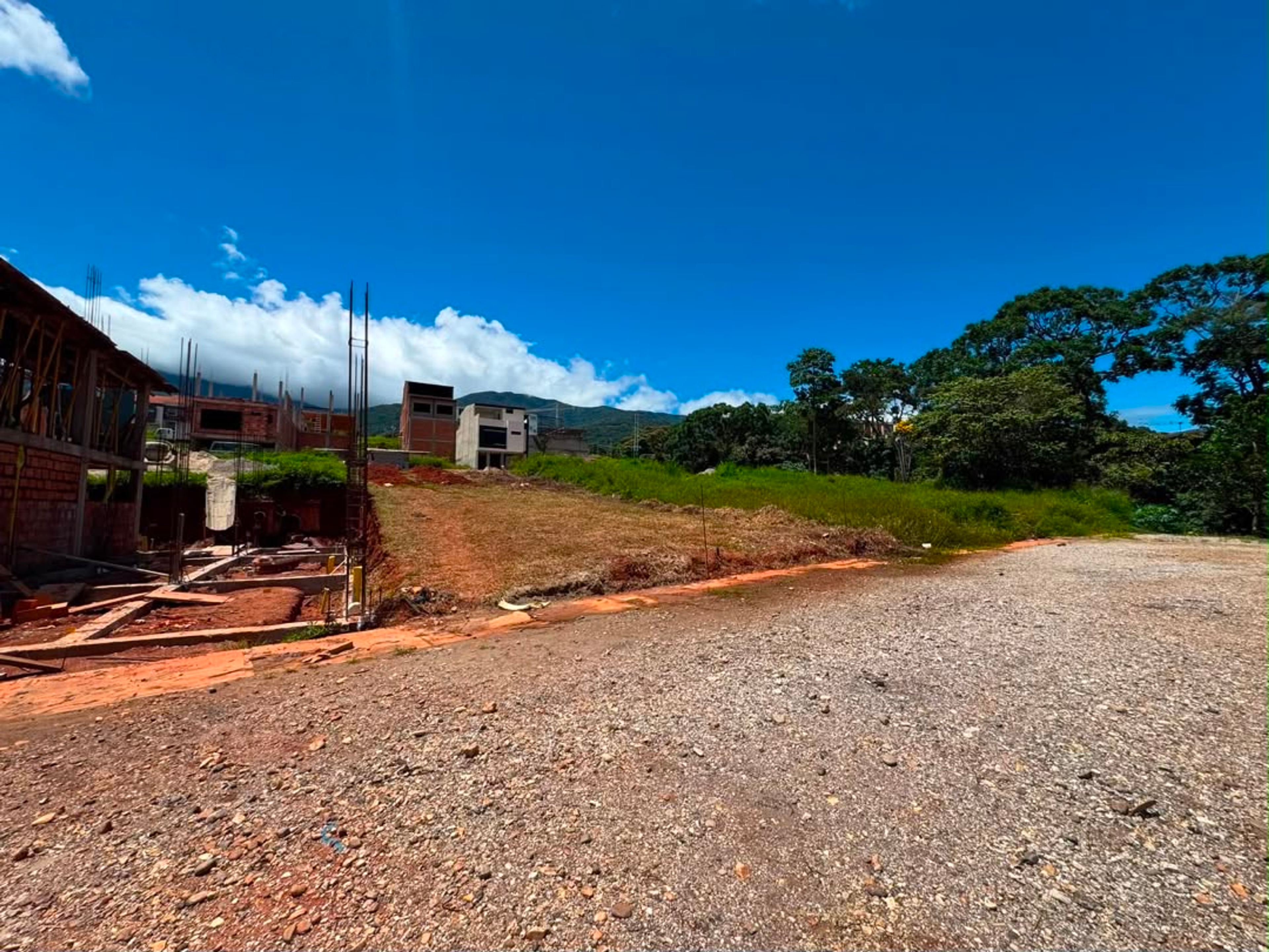 Terreno o parcela en La Castellana, San Cristóbal — foto 2