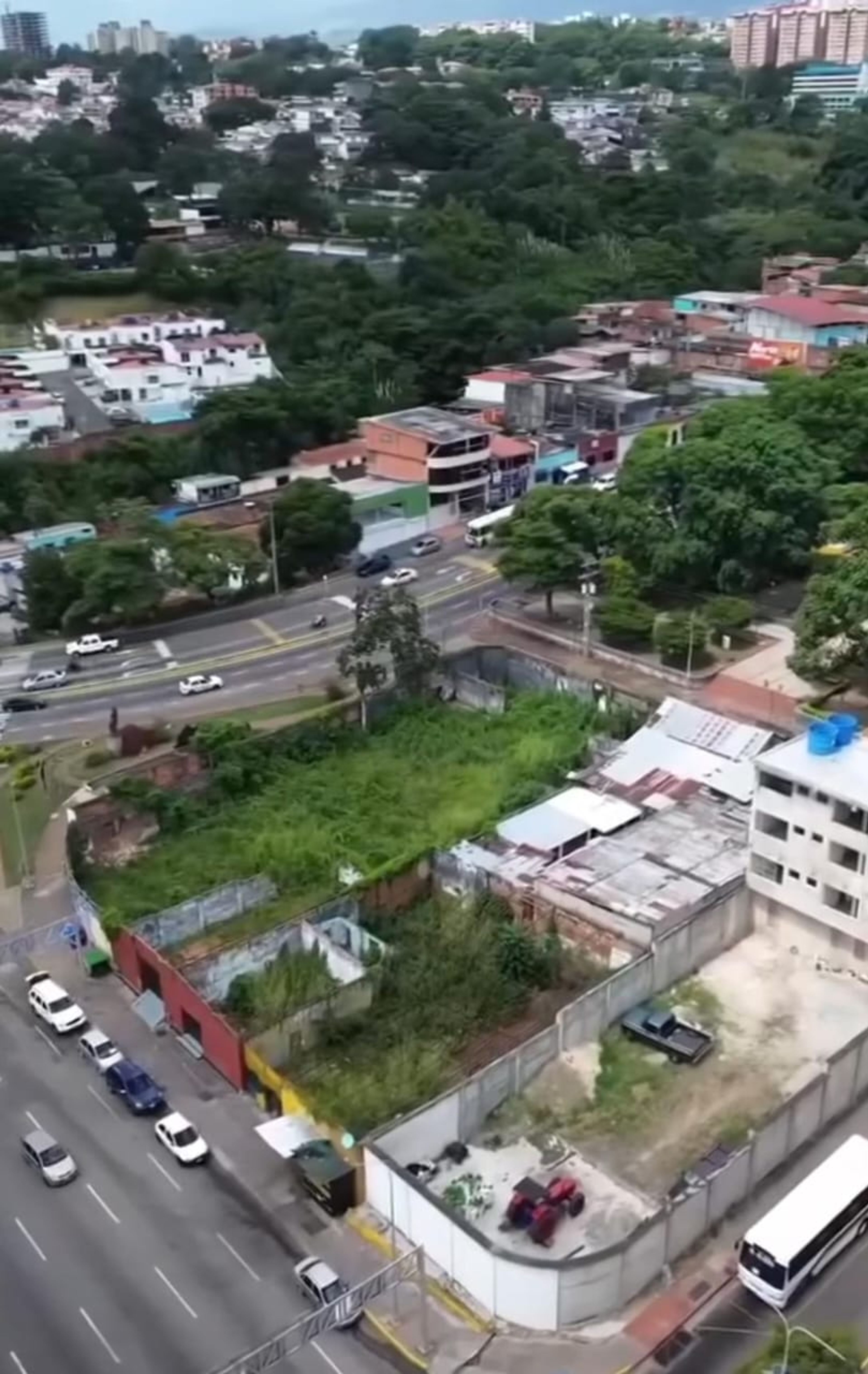Terreno en venta en la 5ta avenida  — foto 3