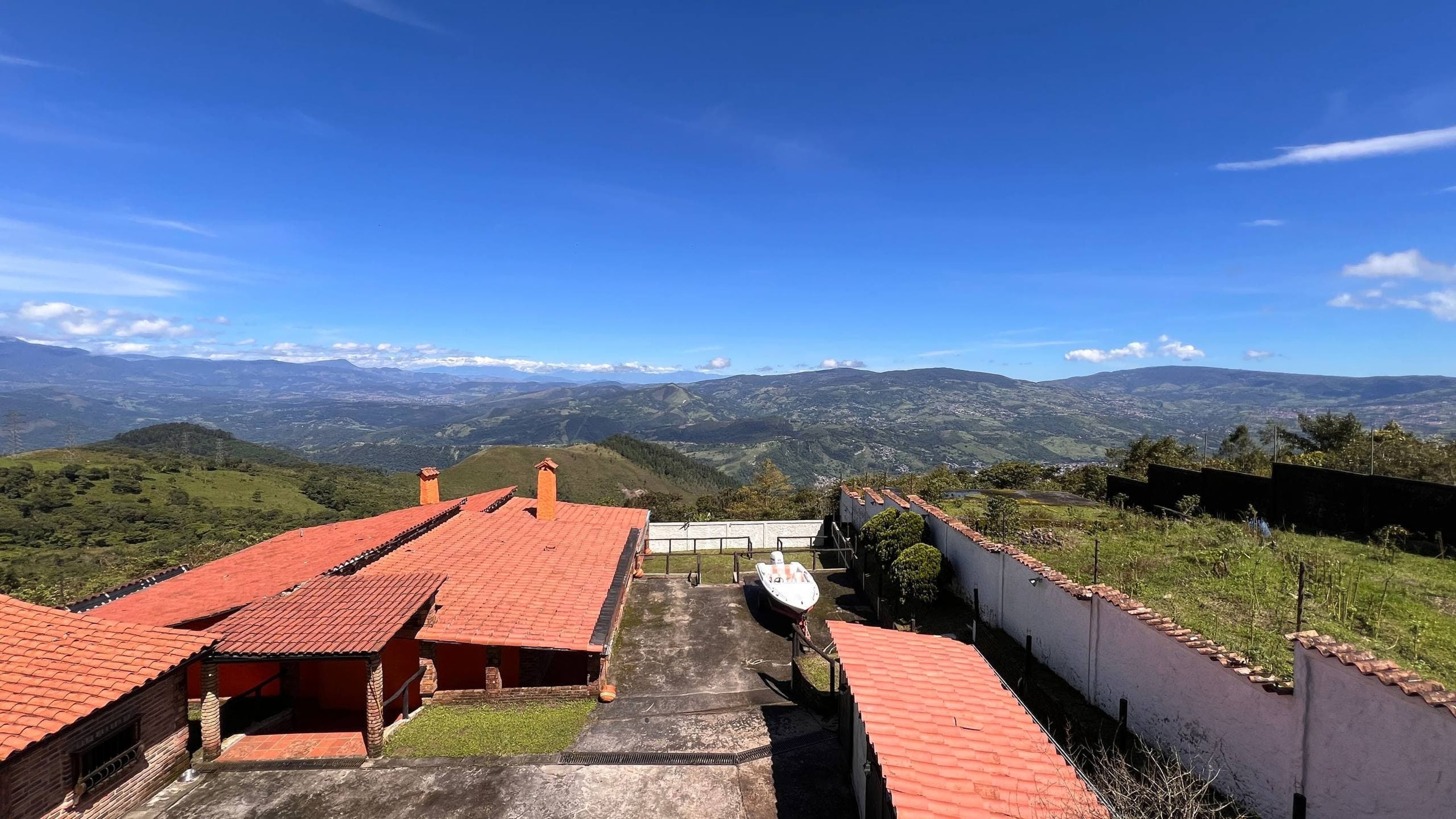 Imponente casa de campo de 4.926 m² en Loma del Viento ideal para desarrollo turístico — foto 18