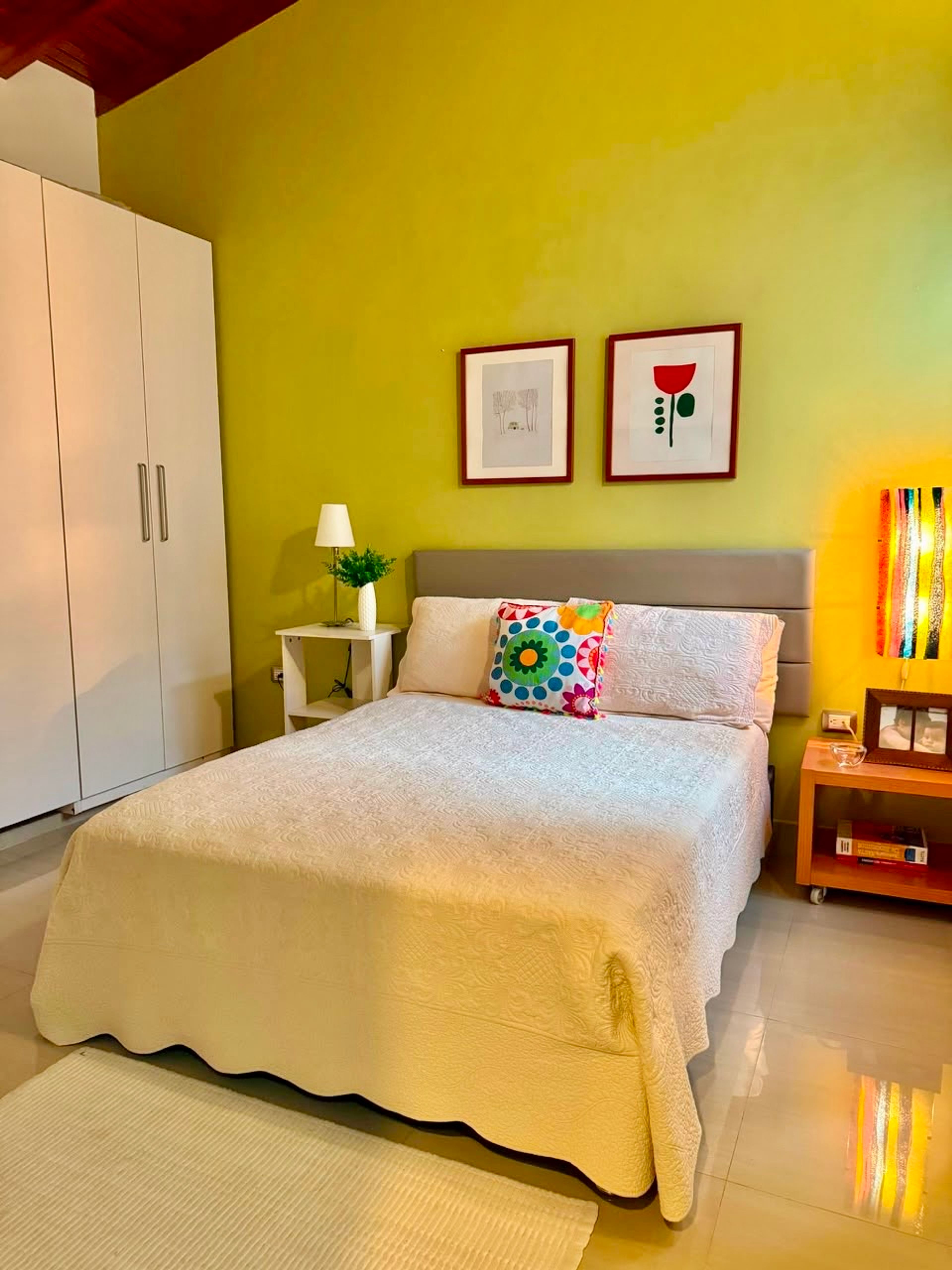 Casa con acabados modernos en Colinas de Pirineos — foto 8