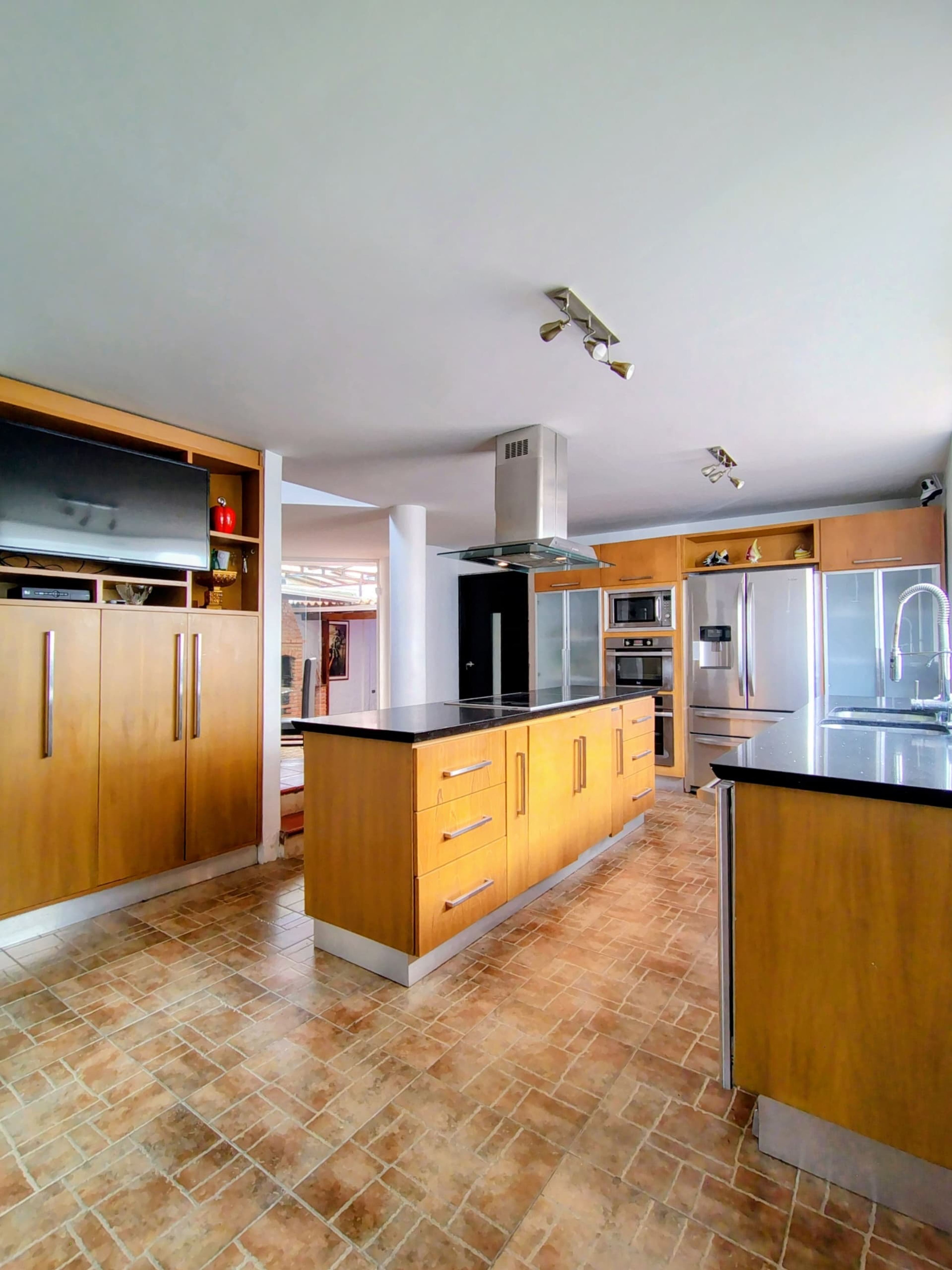 Casa esquinera en Urbanización Colinas de Pirineos — foto 7