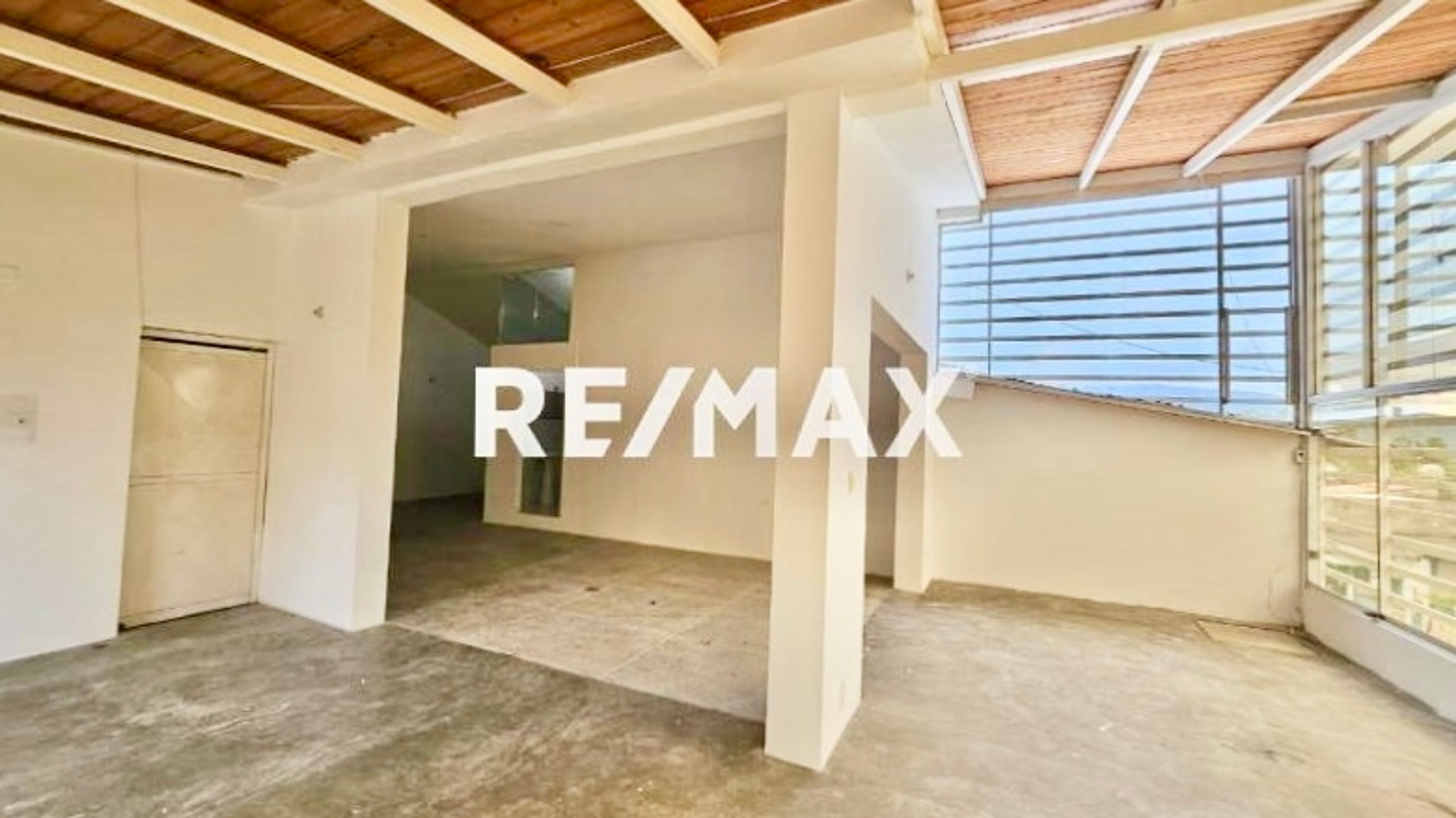 Local comercial esquinero de 100 m² con oficina en Carrera 22 de Barrio Obrero — foto 5