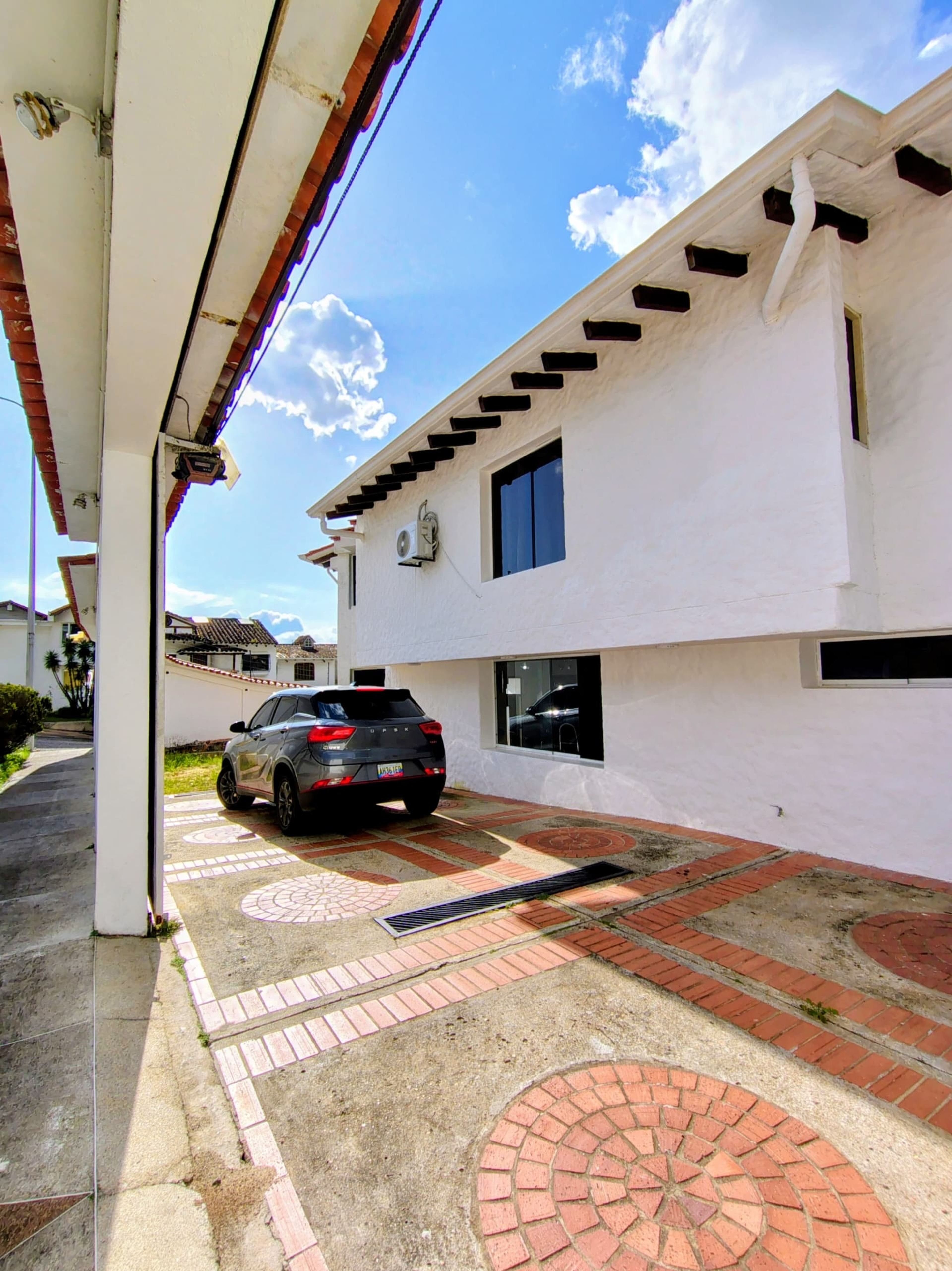 Casa esquinera en Urbanización Colinas de Pirineos — foto 2
