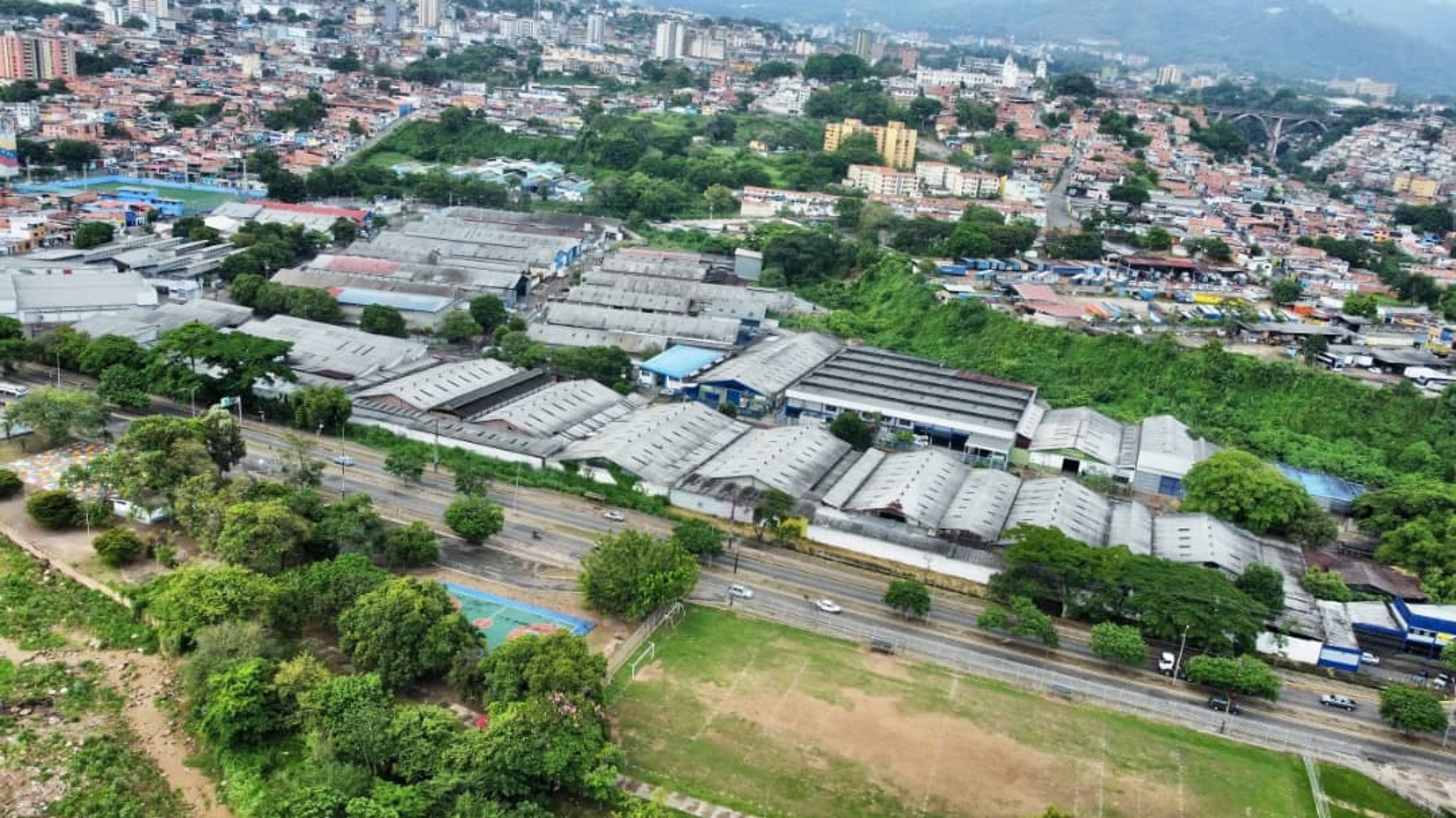 Excelente oportunidad industrial llave en mano en Puente Real — foto 8