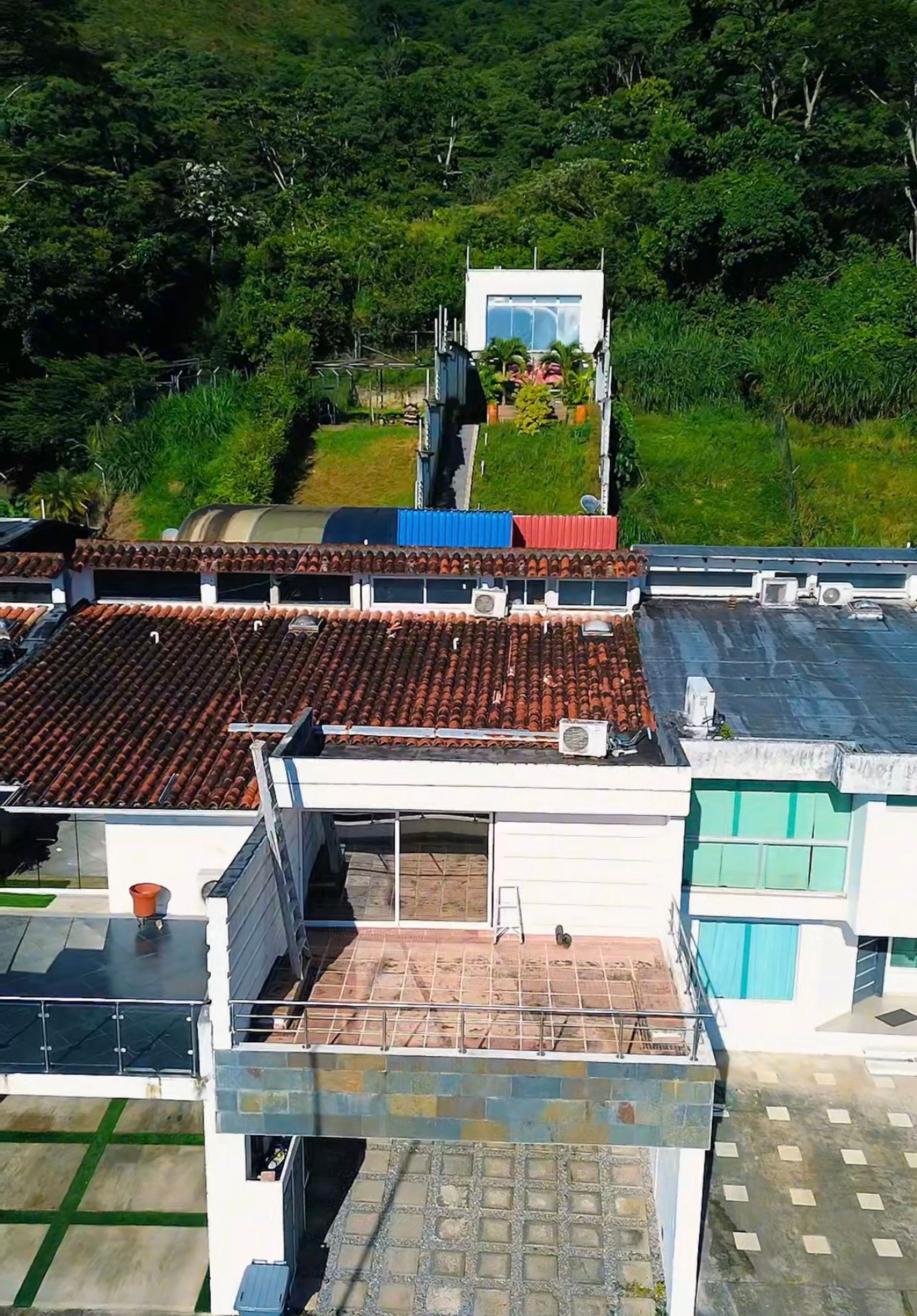 Casa de diseño contemporáneo en Colinas de Pirineos — foto 3