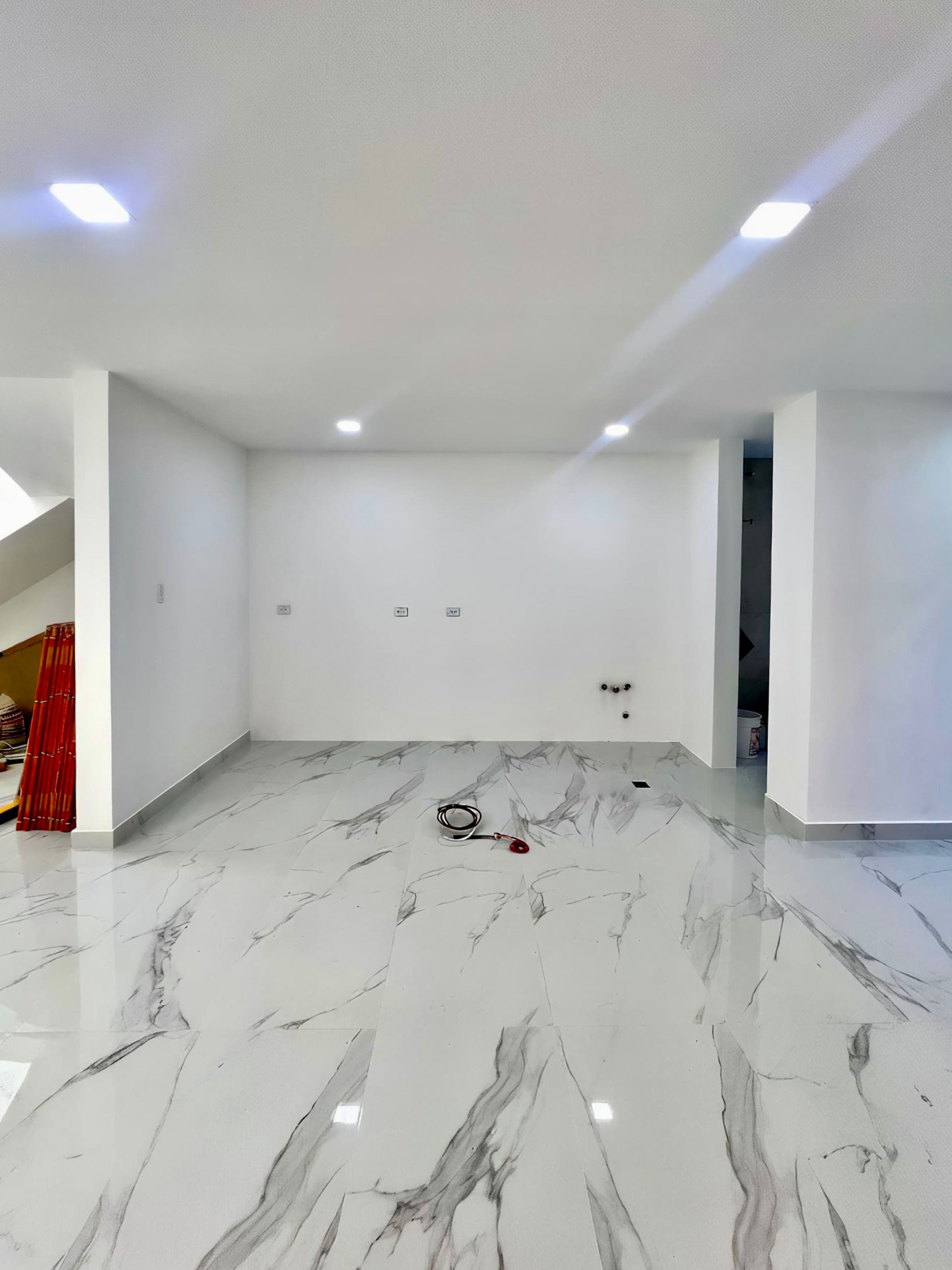 Residencia a estrenar de tres niveles con terraza en Las Acacias — foto 5