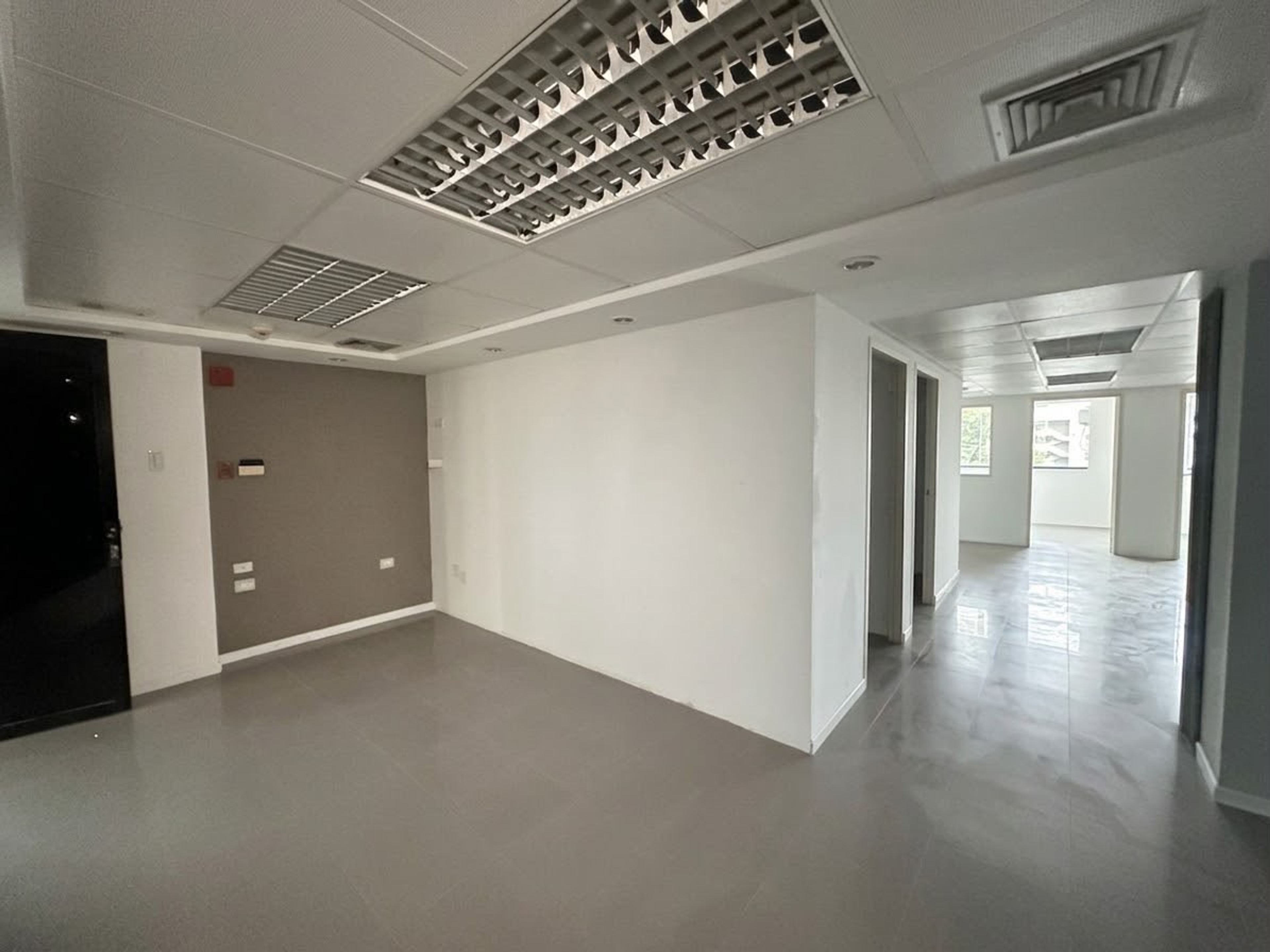 Oficina corporativa equipada en Torre Capeccio, Barrio Obrero — foto 5