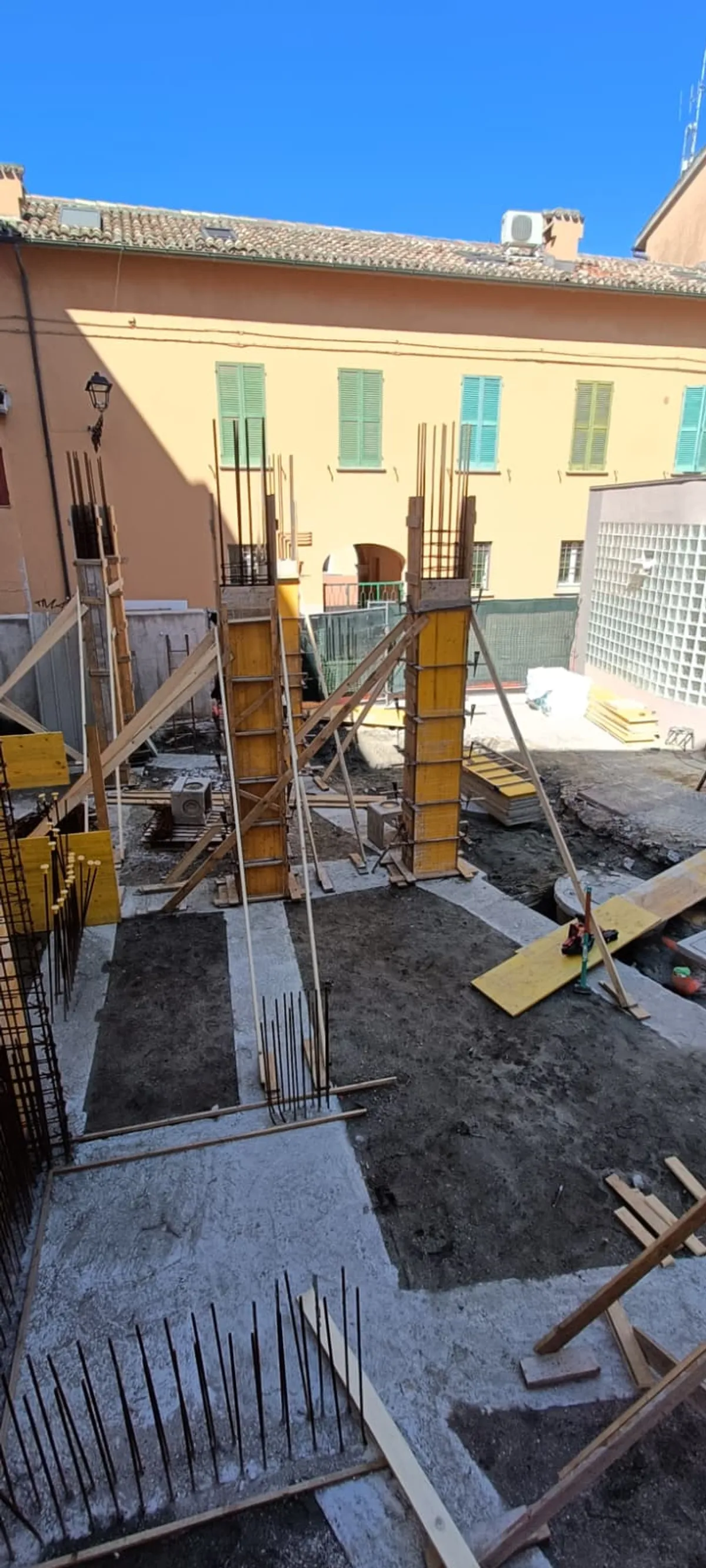 Realizzazione di N.3 alloggi di E.R.P. Nell’aria scoperta annessa al fabbricato di E.R.P. sito in via Mazza32-38