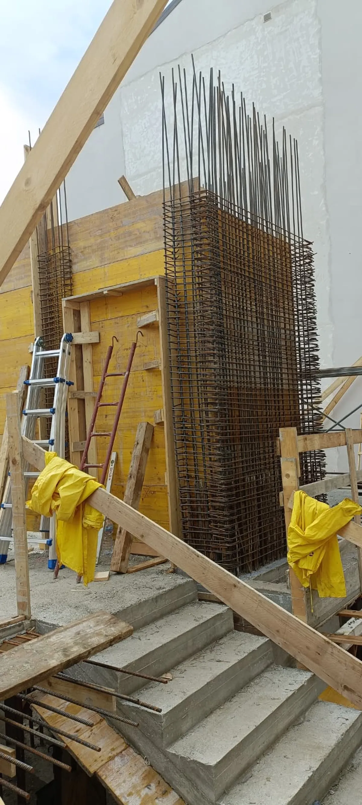 Realizzazione di N.3 alloggi di E.R.P. Nell’aria scoperta annessa al fabbricato di E.R.P. sito in via Mazza32-38