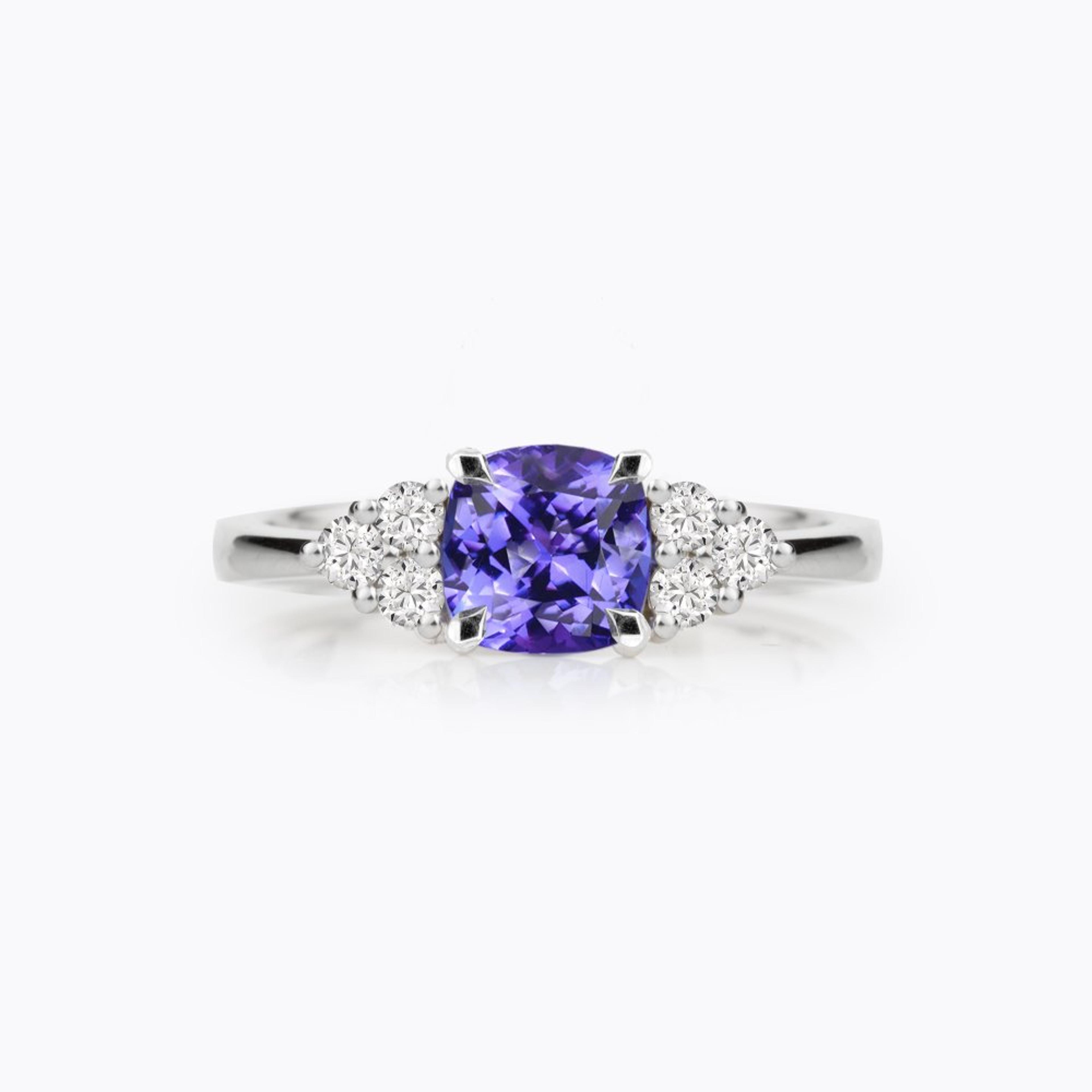 Prsten s tanzanitem a diamanty 07, diamant, bílé zlato — Zlatnictví Vaněk Kolín