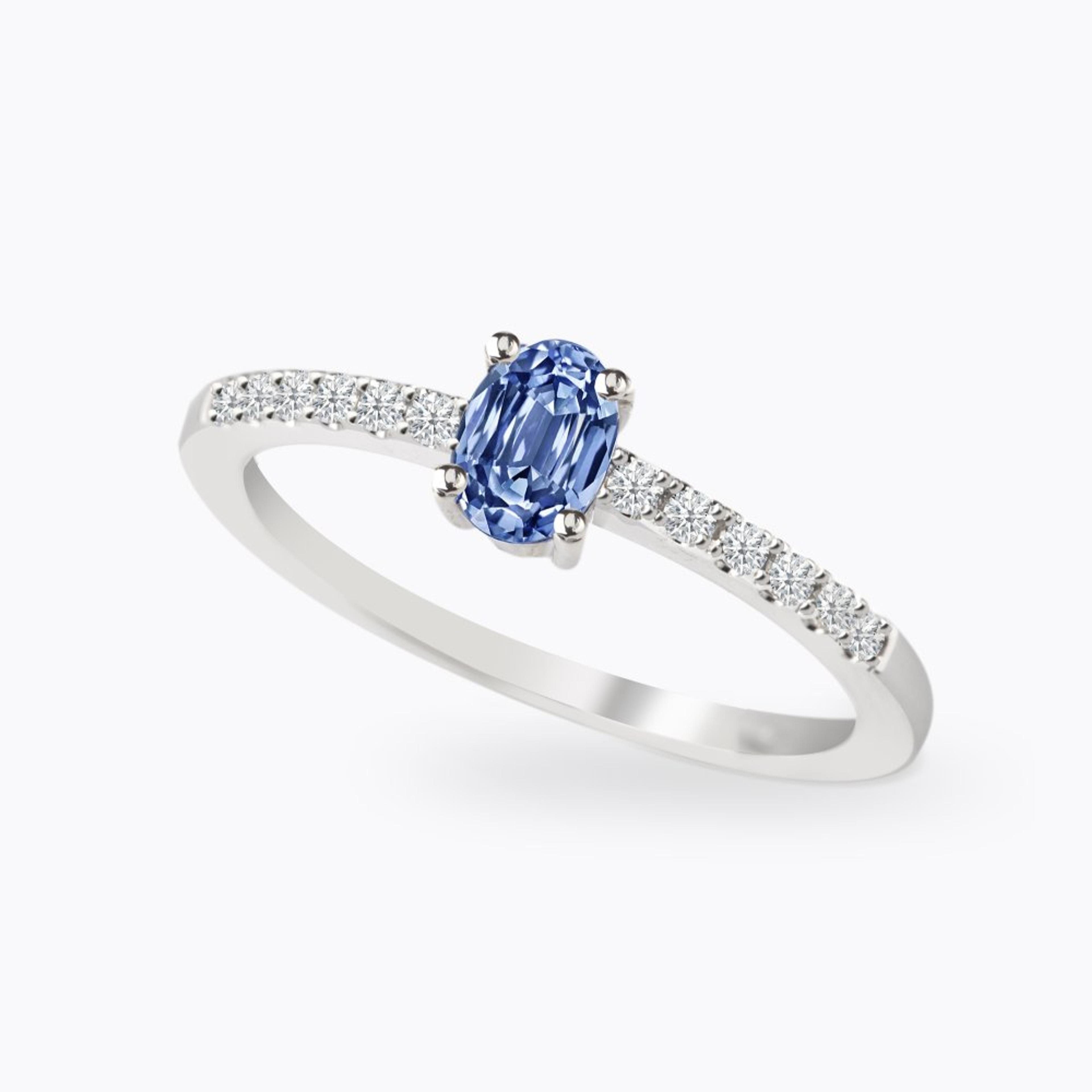 Prsten se safírem a diamanty 26, diamant, bílé zlato — Zlatnictví Vaněk Kolín