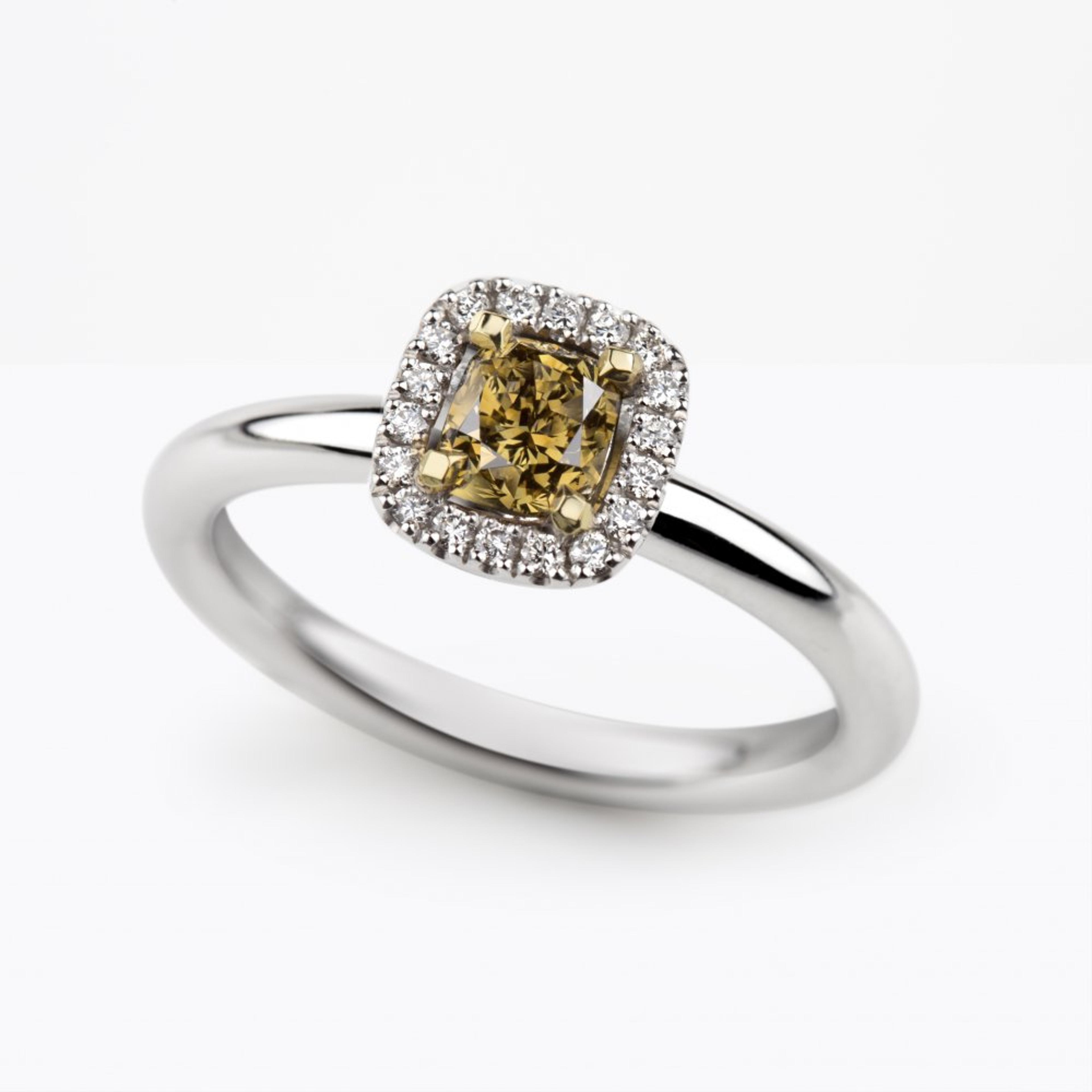Prsten s hnědým diamantem 01, barevný diamant, kombinované zlato — Zlatnictví Vaněk Kolín